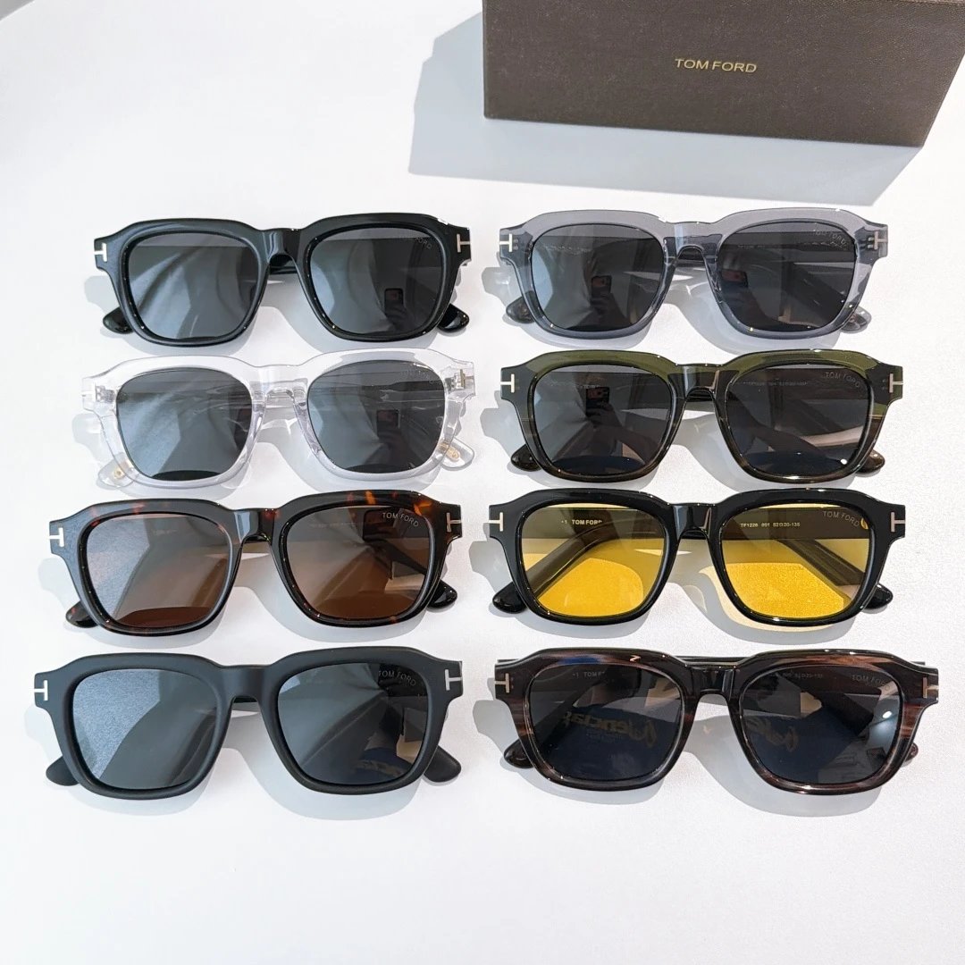 Tom Ford TF1226 Sunglasses 52-20-135 — photo 9