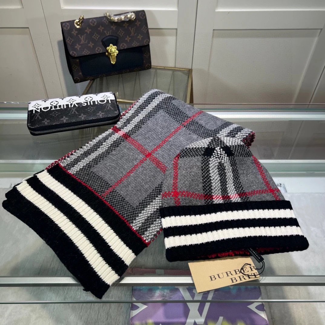 Burberry Scarf & Hat Set Ver.A — Photo 6