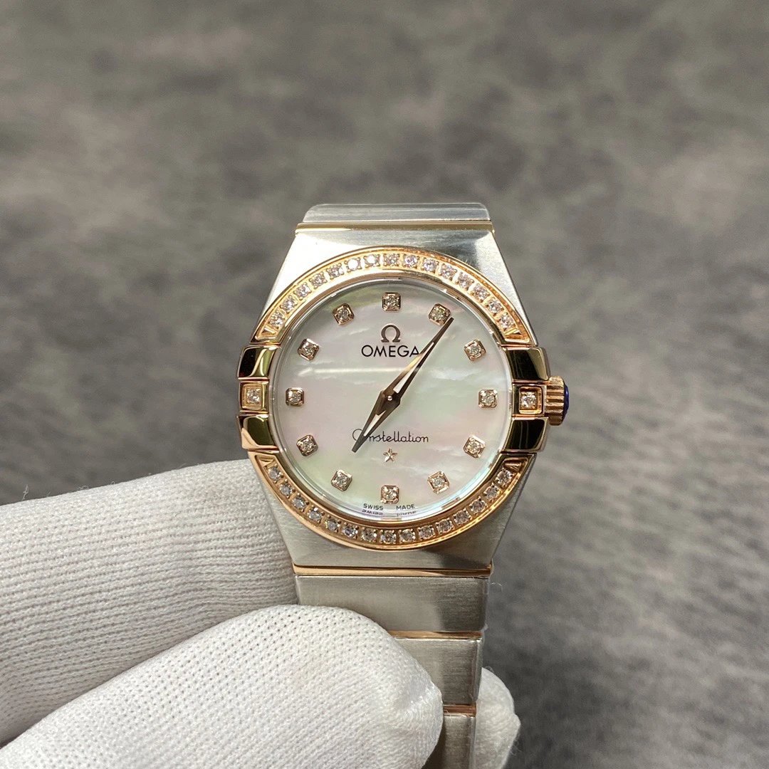 Tweekleurig Omega Constellation horloge met lunette bezet met edelstenen 27 mm Variant D