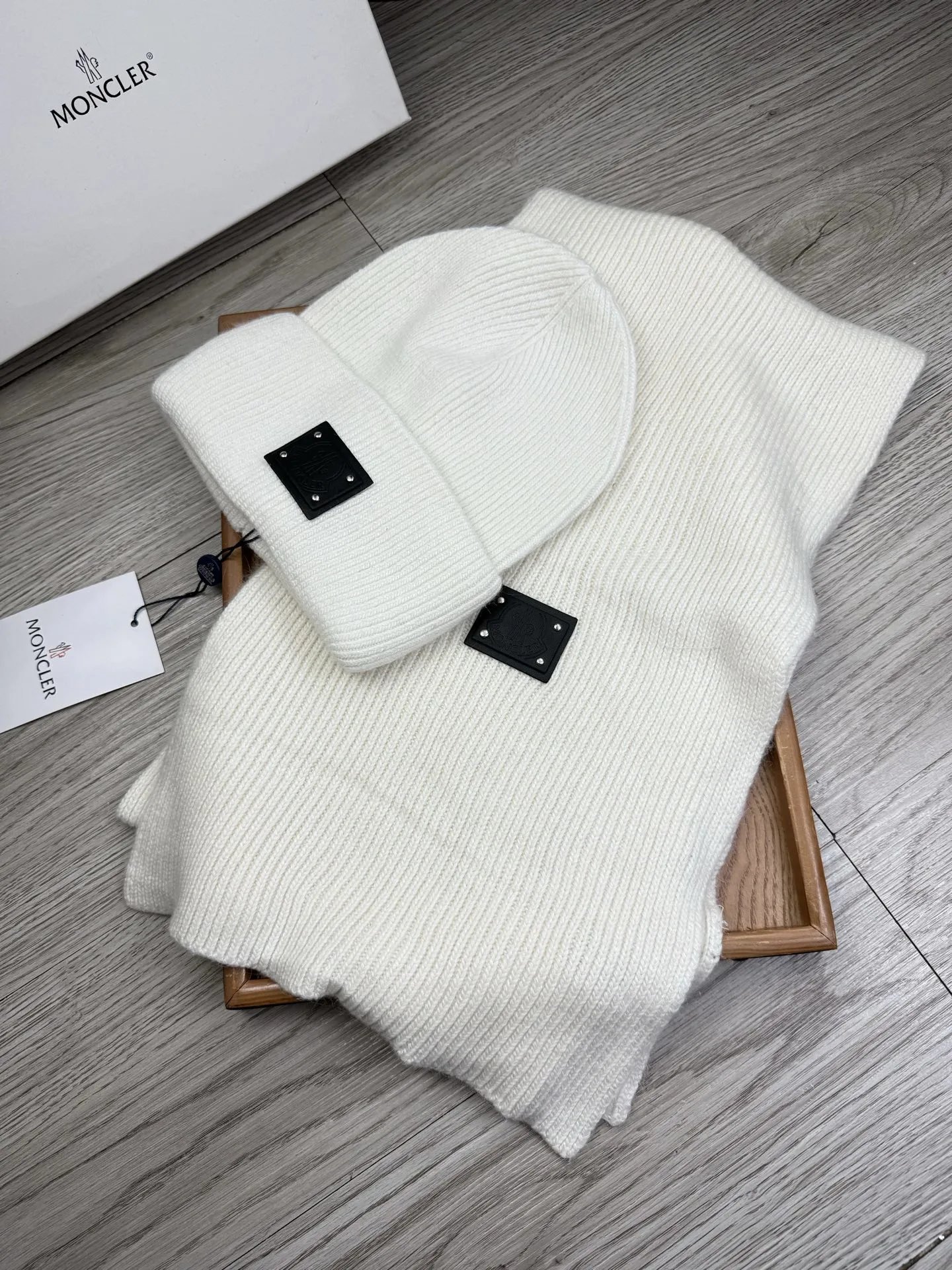 Moncler Wool Rabbit Fur Scarf & Hat Set Ver.B — Photo 2