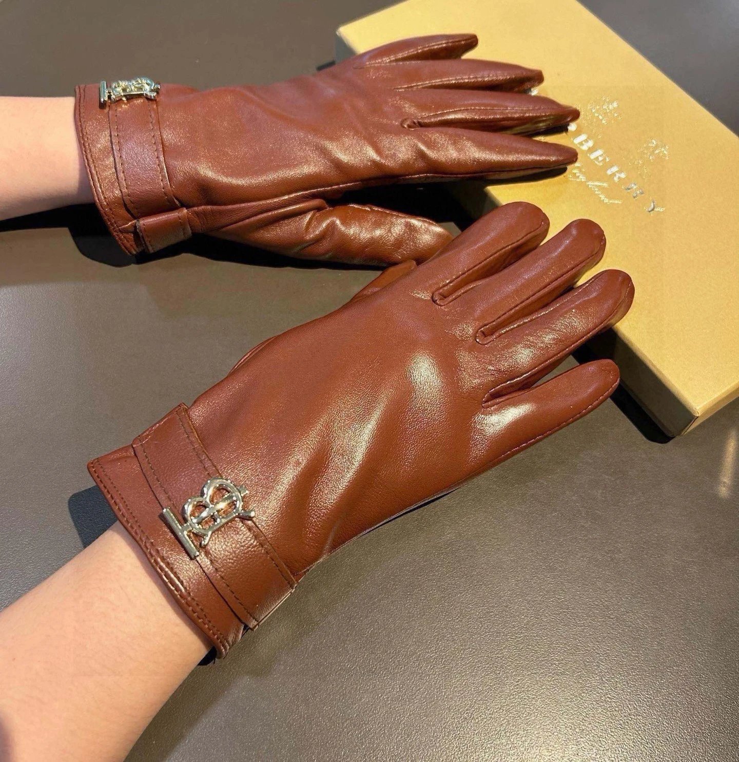 Burberry Lambskin Thermal Gloves Ver.F — Photo 4