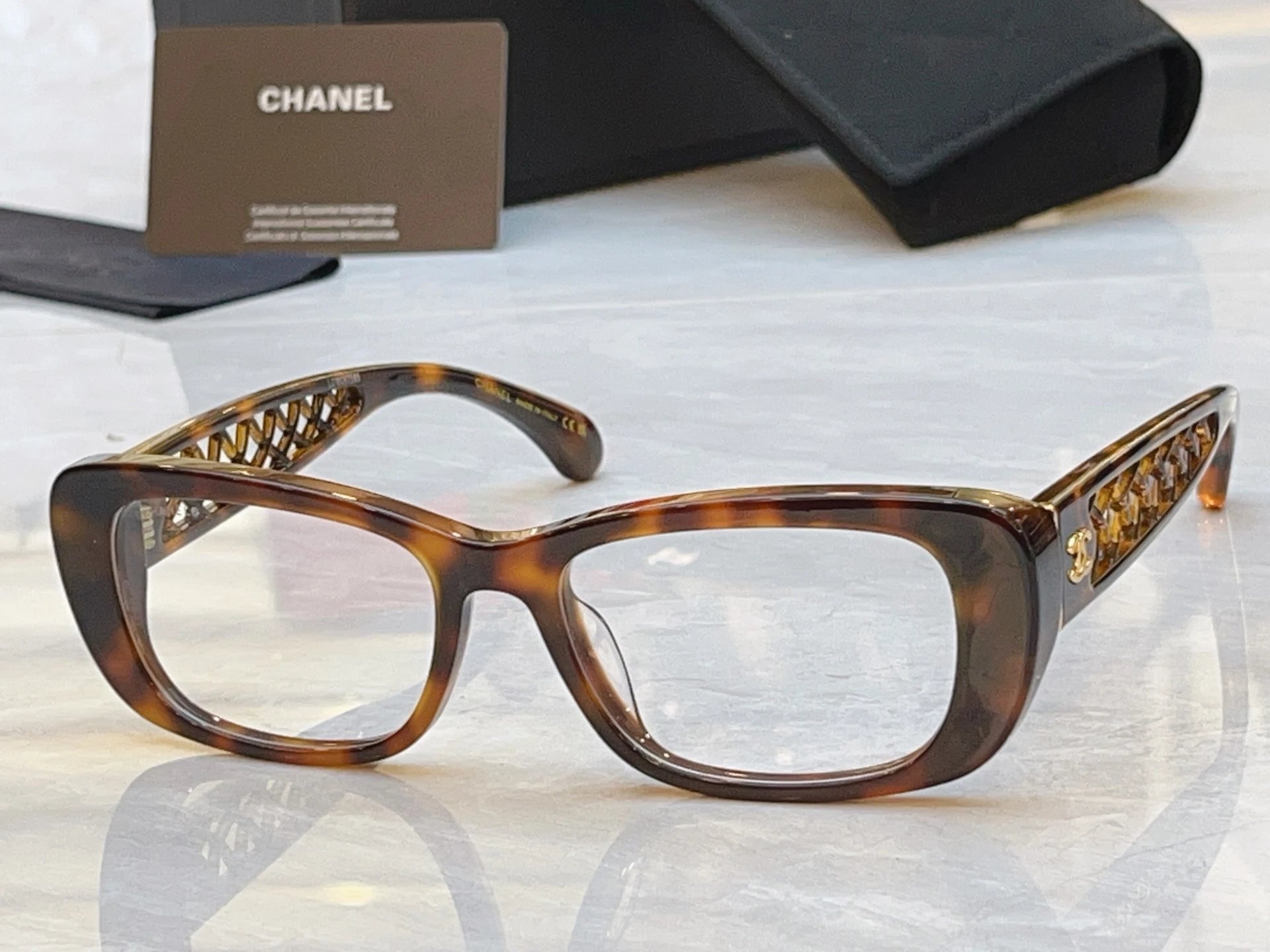 Chanel Sunglasses Ver.A — QC