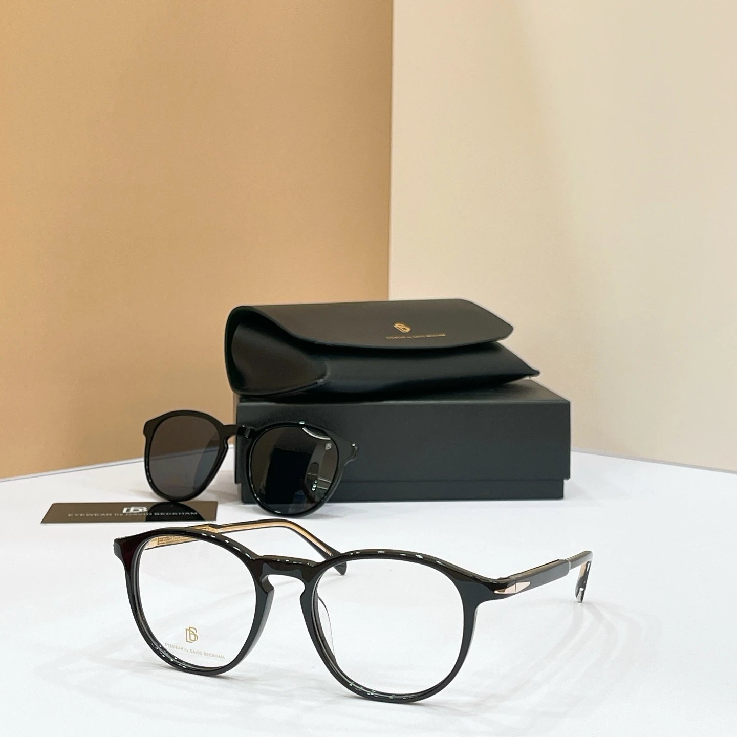 David Beckham DB 1018 Sunglasses Ver.A — Photo 4