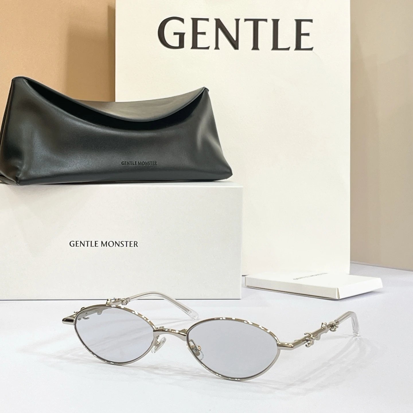 Gentle Monster Aden Sunglasses 51-22-126 — photo 5