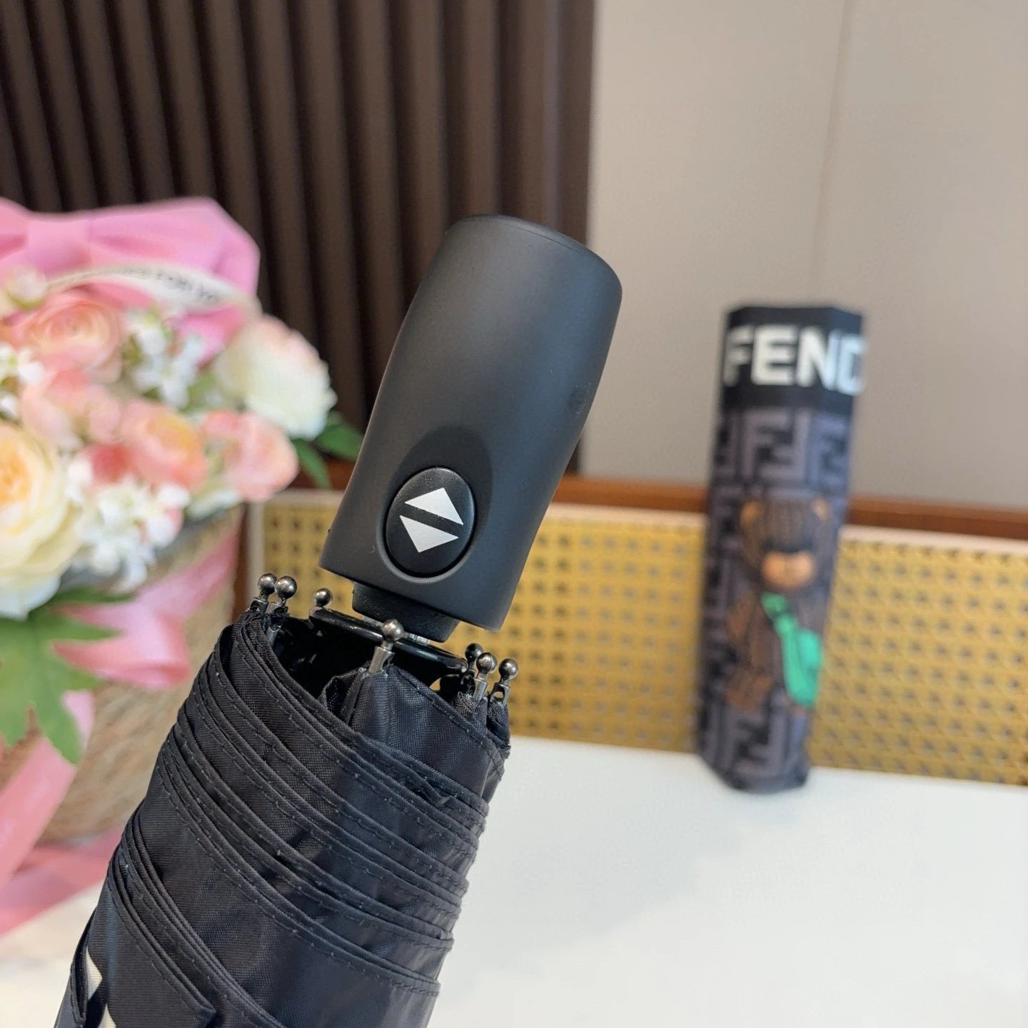 Fendi UV Protection Folding Umbrella Ver.K — Photo 5