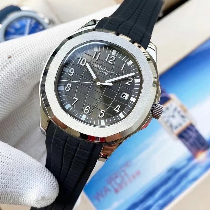 Patek Philippe Nautilus Automatic Watch 40mm Ver.C — photo 4