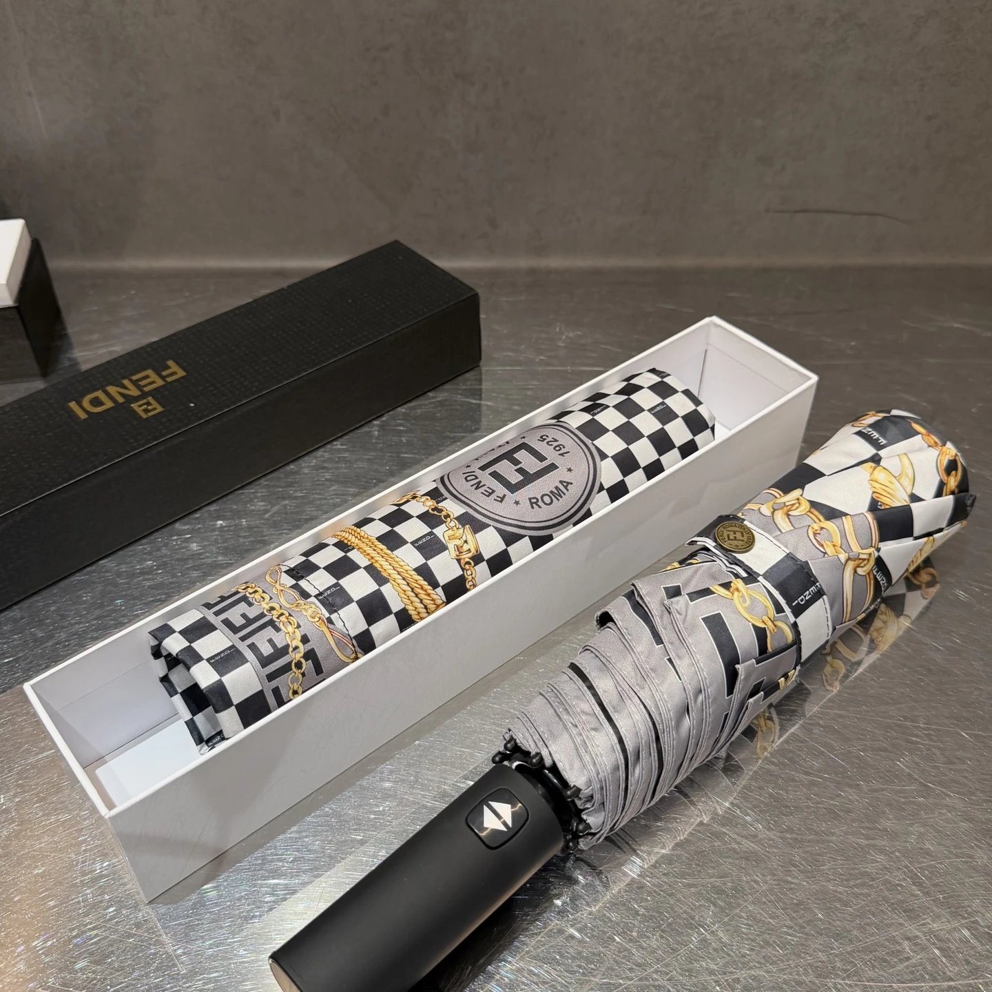 Fendi UV Protection Folding Umbrella Ver.L — Photo 2