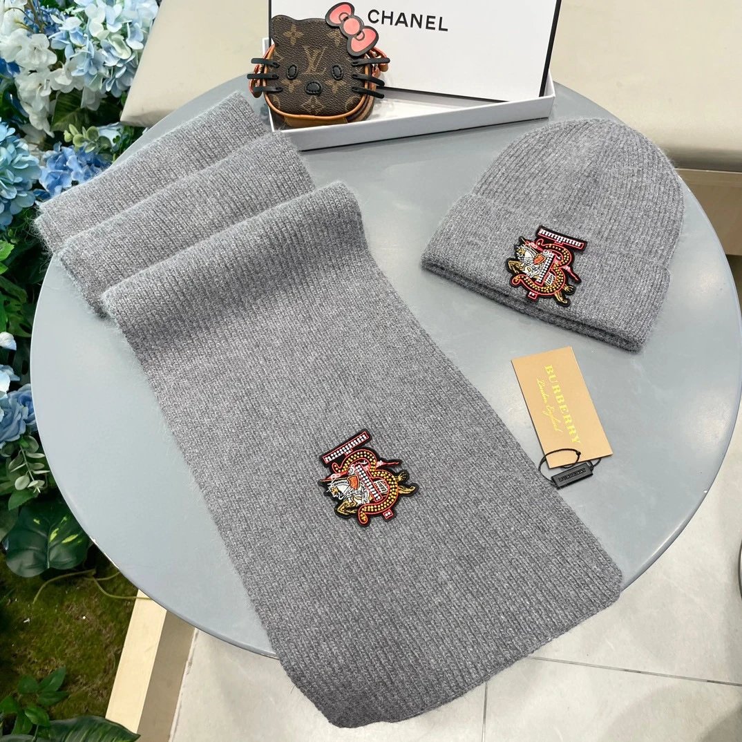 Burberry Scarf & Hat Set Ver.D — Photo 4