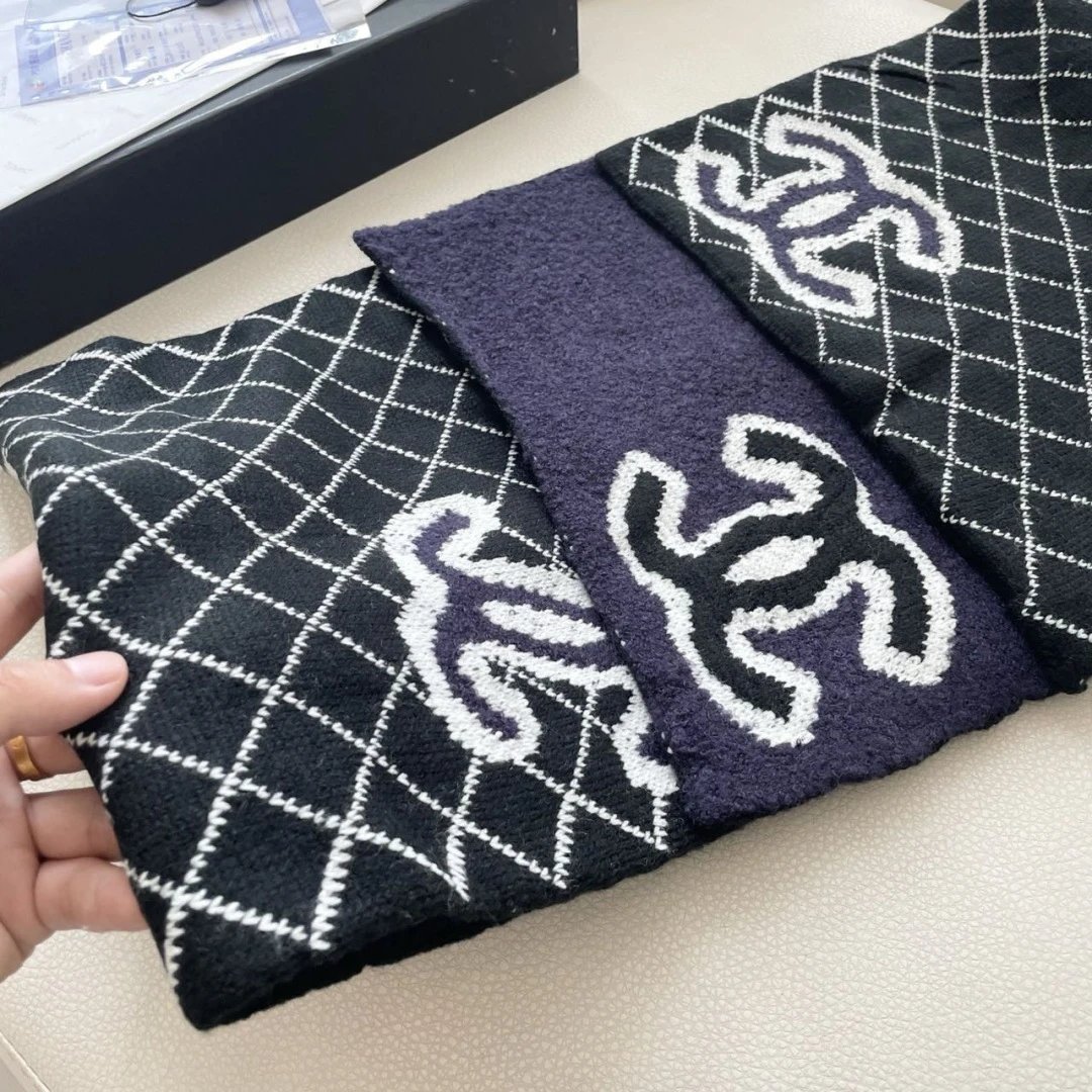 Chanel Cashmere Scarf Ver.E — Photo 9