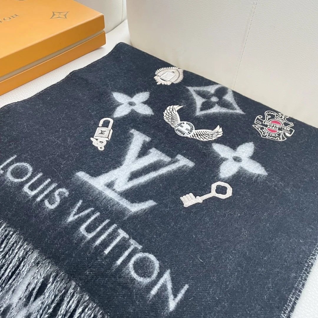 Louis Vuitton Cashmere Scarf Ver.D — Photo 8