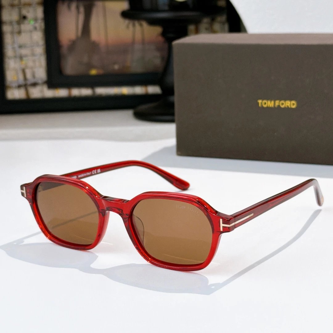 Tom Ford TF1301 Sunglasses 51-20-145 — Zdjęcie 8