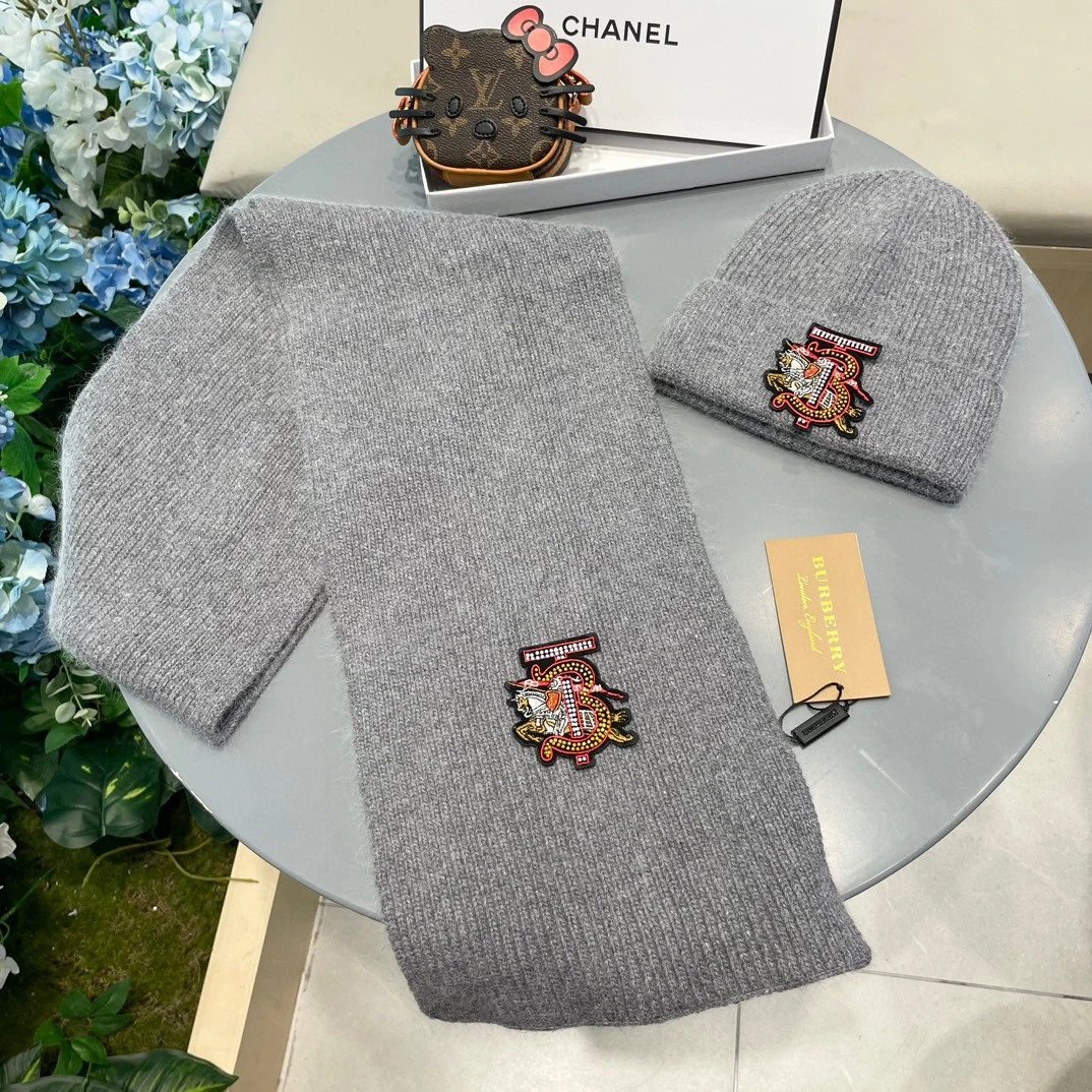Burberry Scarf & Hat Set Ver.D — Photo 3