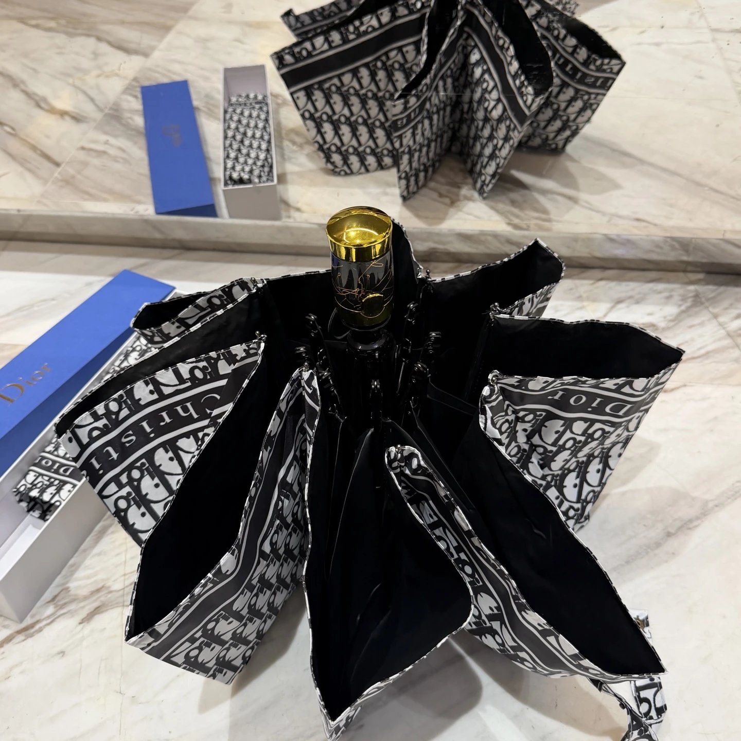 Dior UV Protection Folding Umbrella Ver.G — Zdjęcie 5