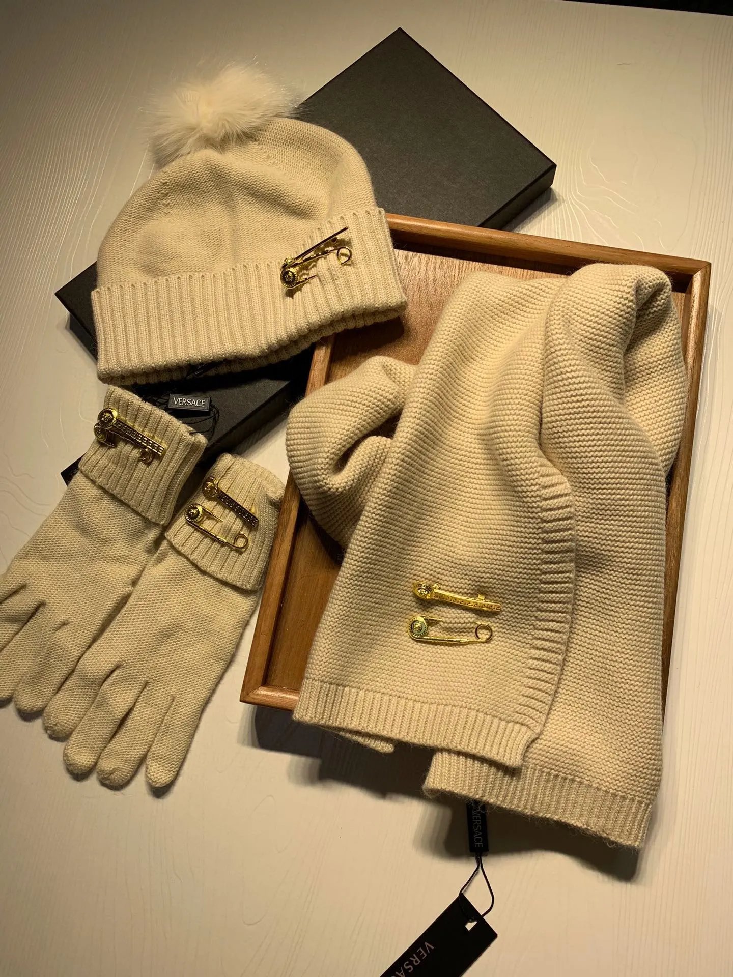 Versace Wool Rabbit Fur Scarf & Hat Set Ver.D — Photo 6