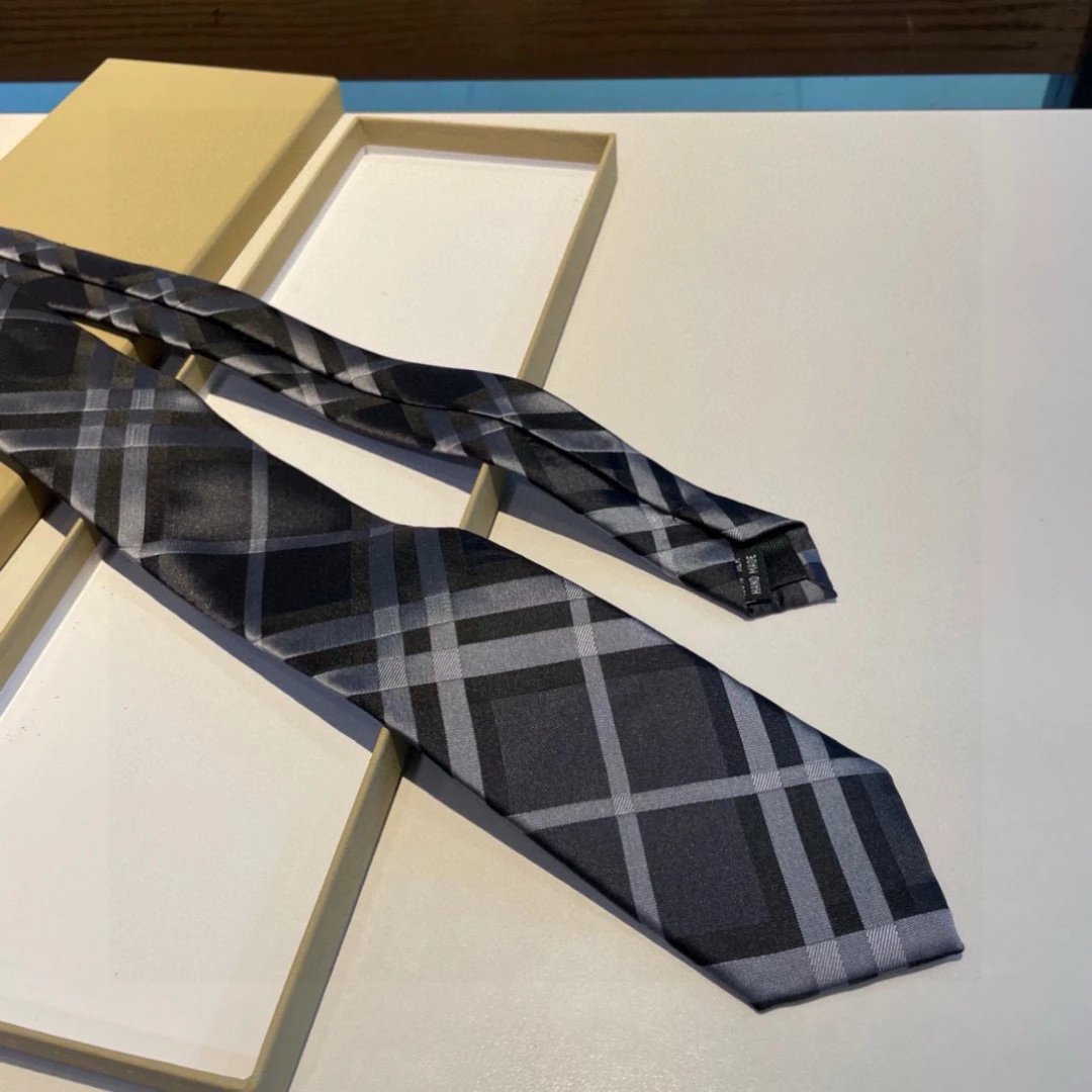 Burberry Silk Tie Ver.O — Photo 4