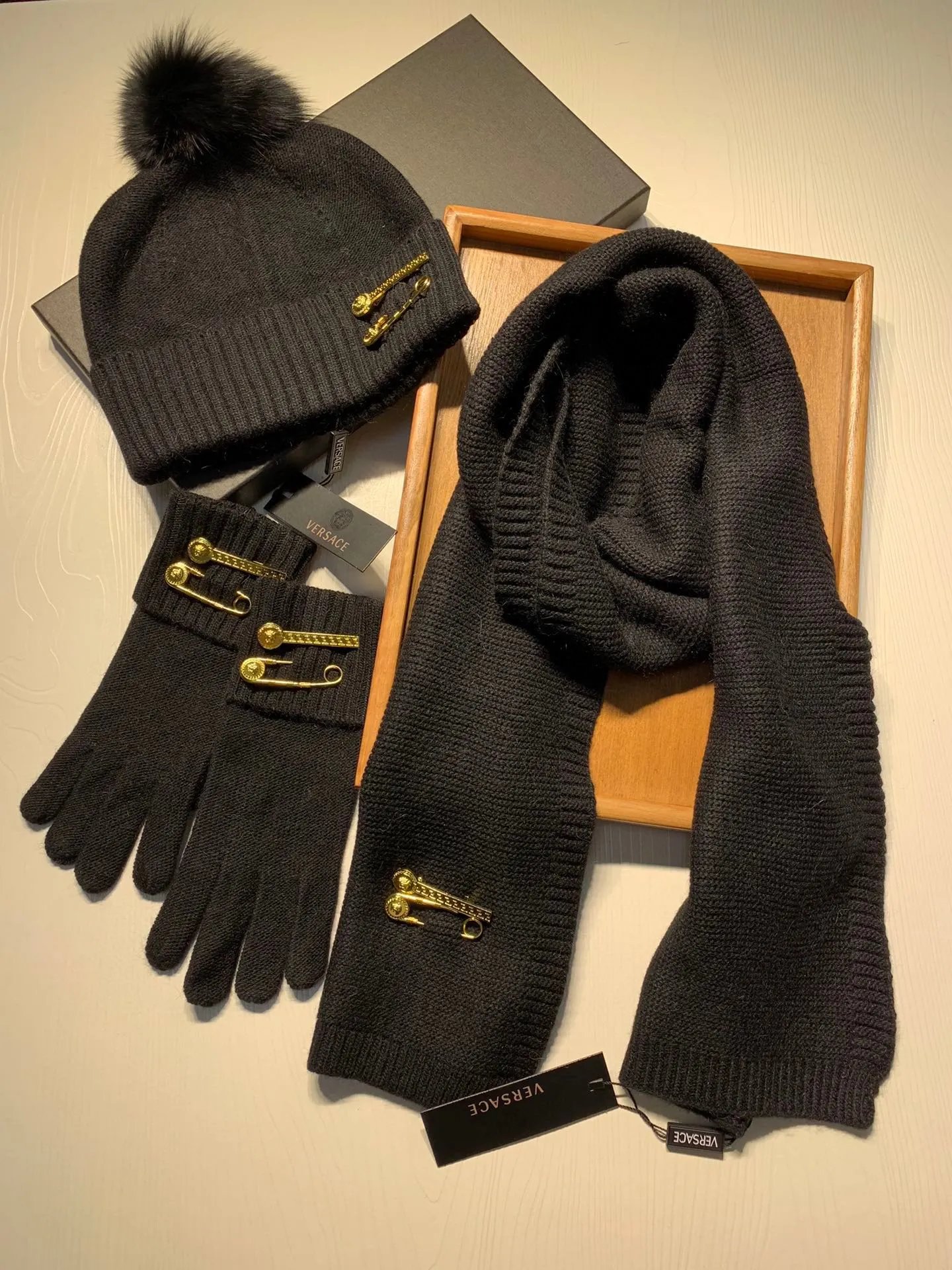 Versace Wool Rabbit Fur Scarf & Hat Set Ver.A — Photo 5