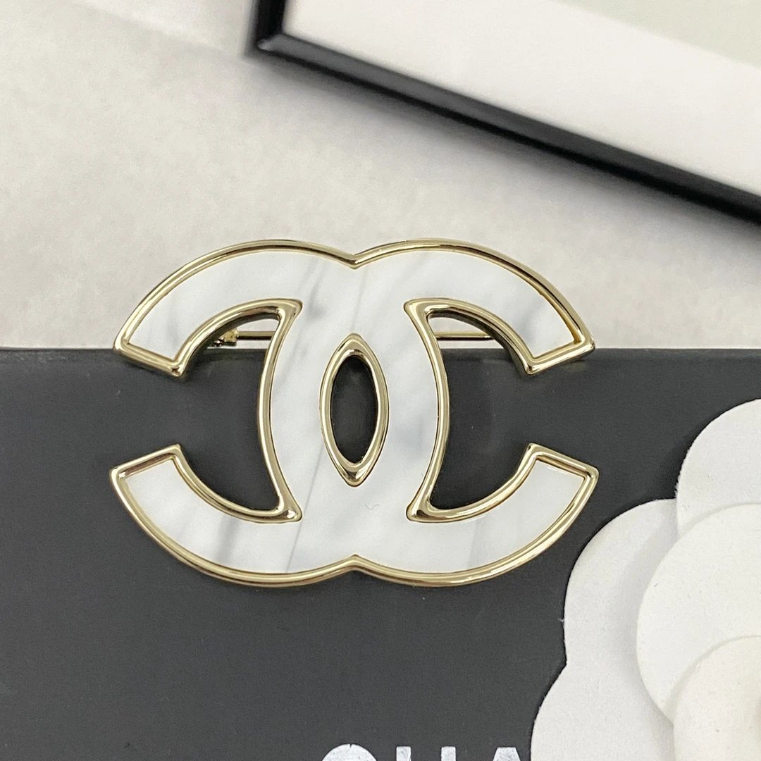 Chanel Brooch Ver.I — QC