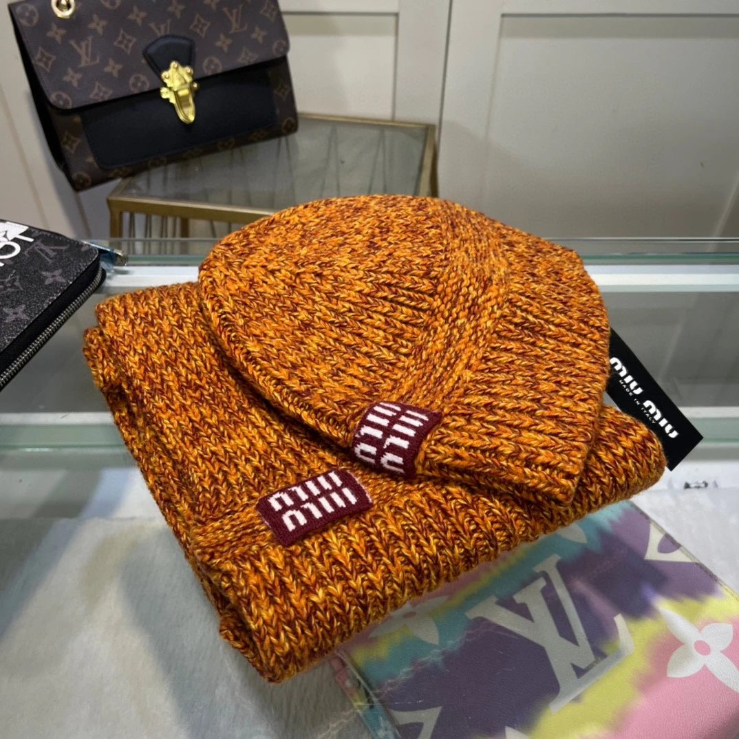 Miu Miu Scarf & Hat Set Ver.B — Photo 3