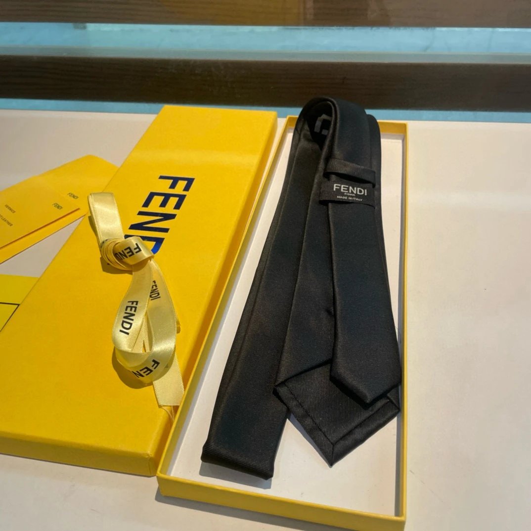 Fendi Silk Tie Ver.E — Photo 4