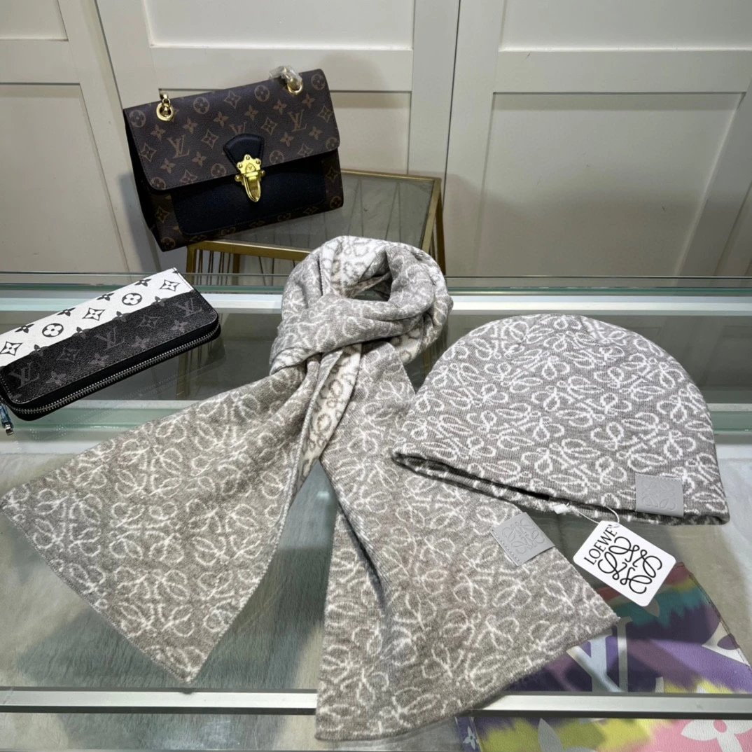 Loewe Scarf & Hat Set Ver.E — Photo 4