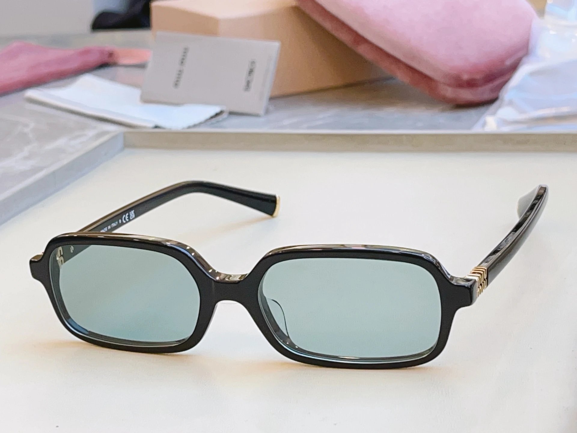 Miu Miu SMU 11Z-F Sunglasses 52-15-140 — photo 2