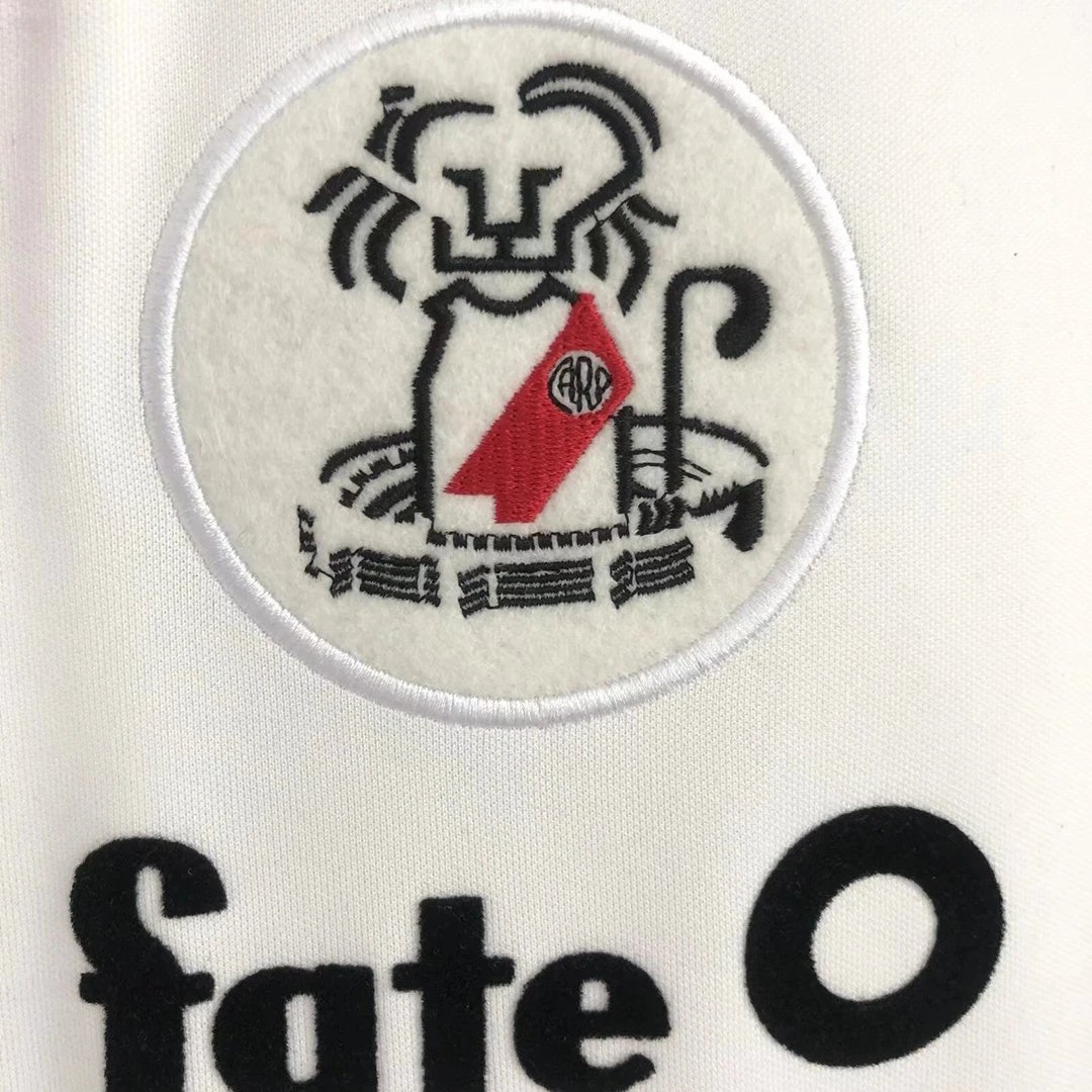 River Plate Retro Home Jersey — Photo 7