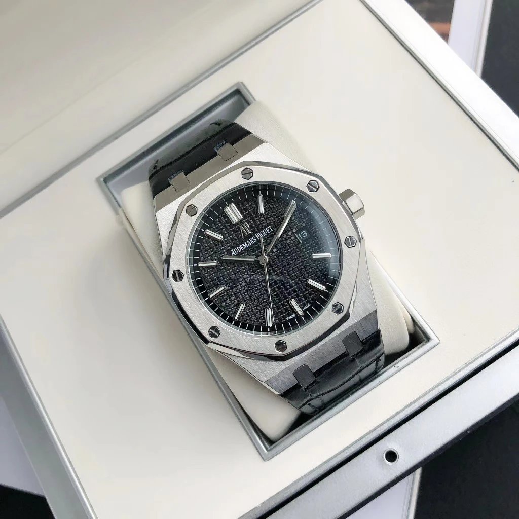 Audemars Piguet Royal Oak Automatic Watch 41mm Ver.B — Photo 4