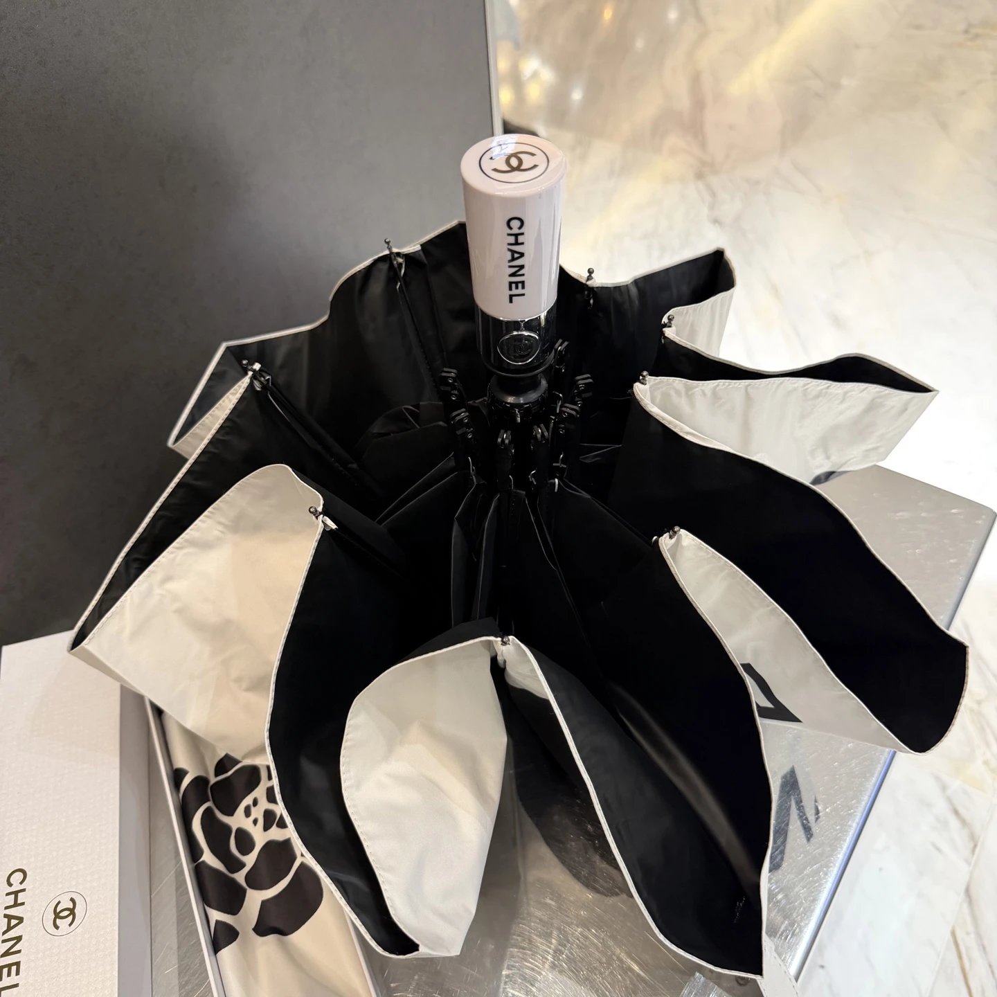 Chanel UV Protection Folding Umbrella Ver.L — Photo 6