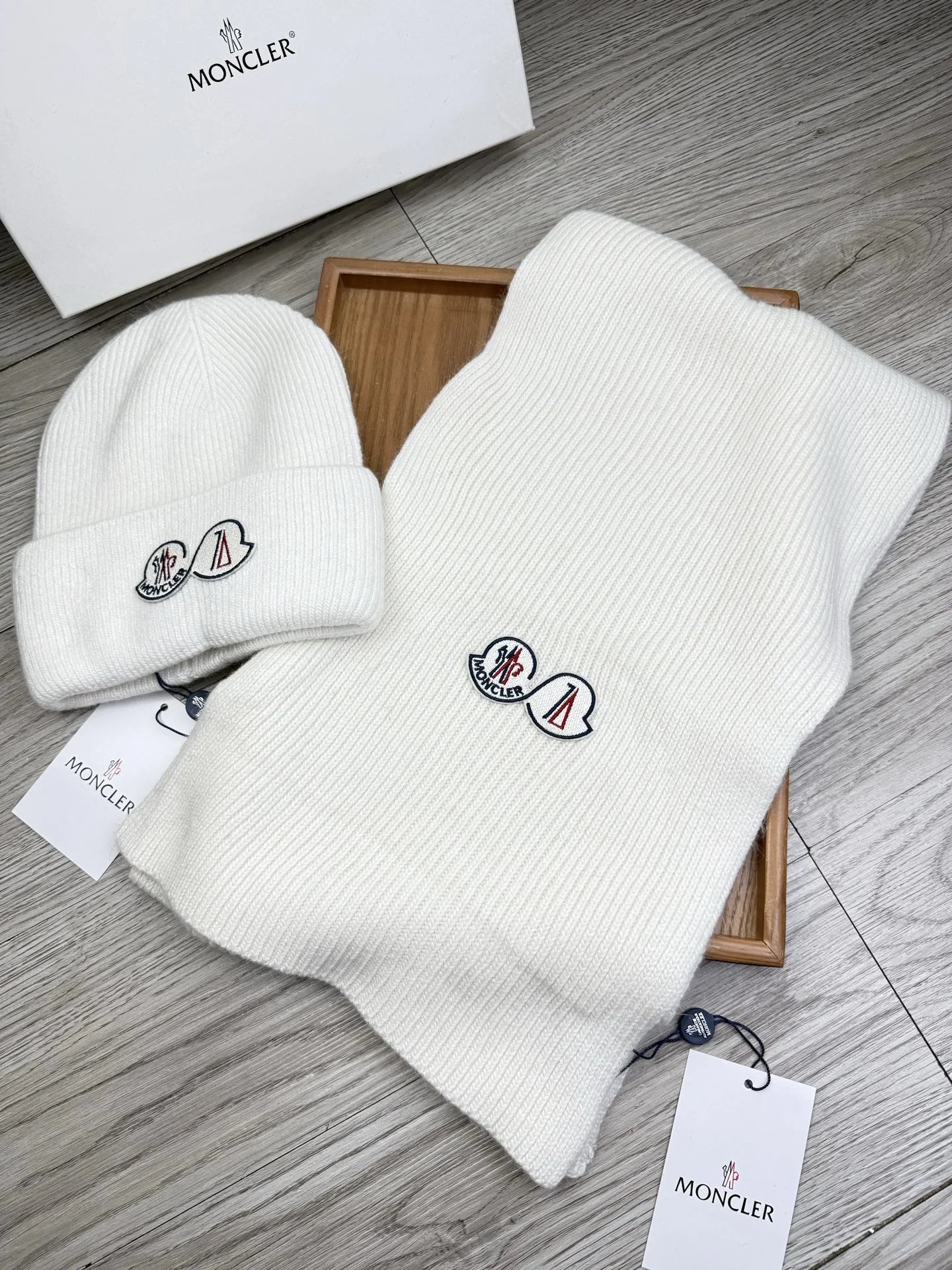 Moncler Wool Rabbit Fur Scarf & Hat Set Ver.F — Photo 3