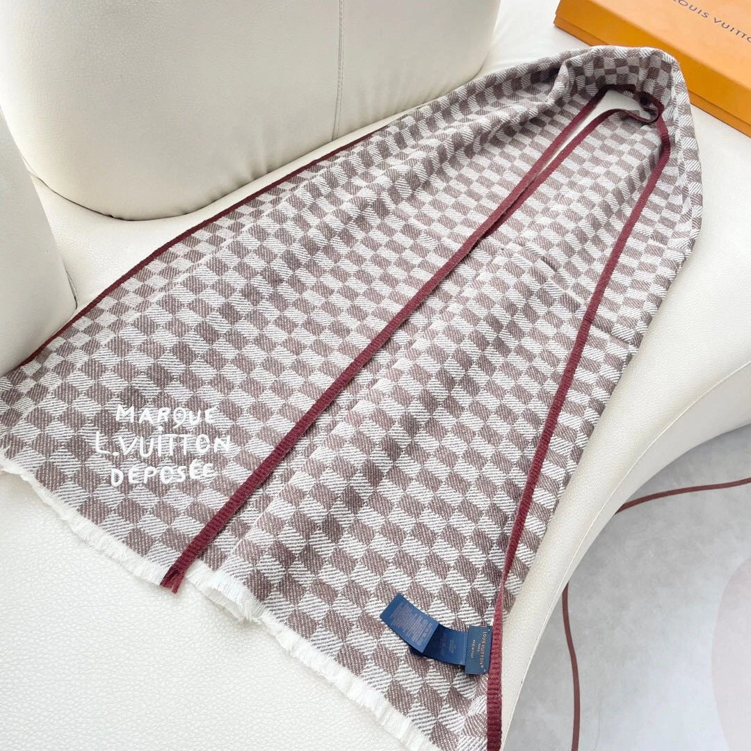 Louis Vuitton Scarf — Photo 7