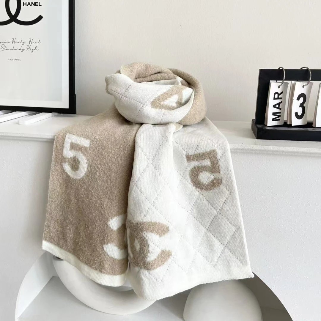 Chanel Cashmere Scarf Ver.B — Photo 9