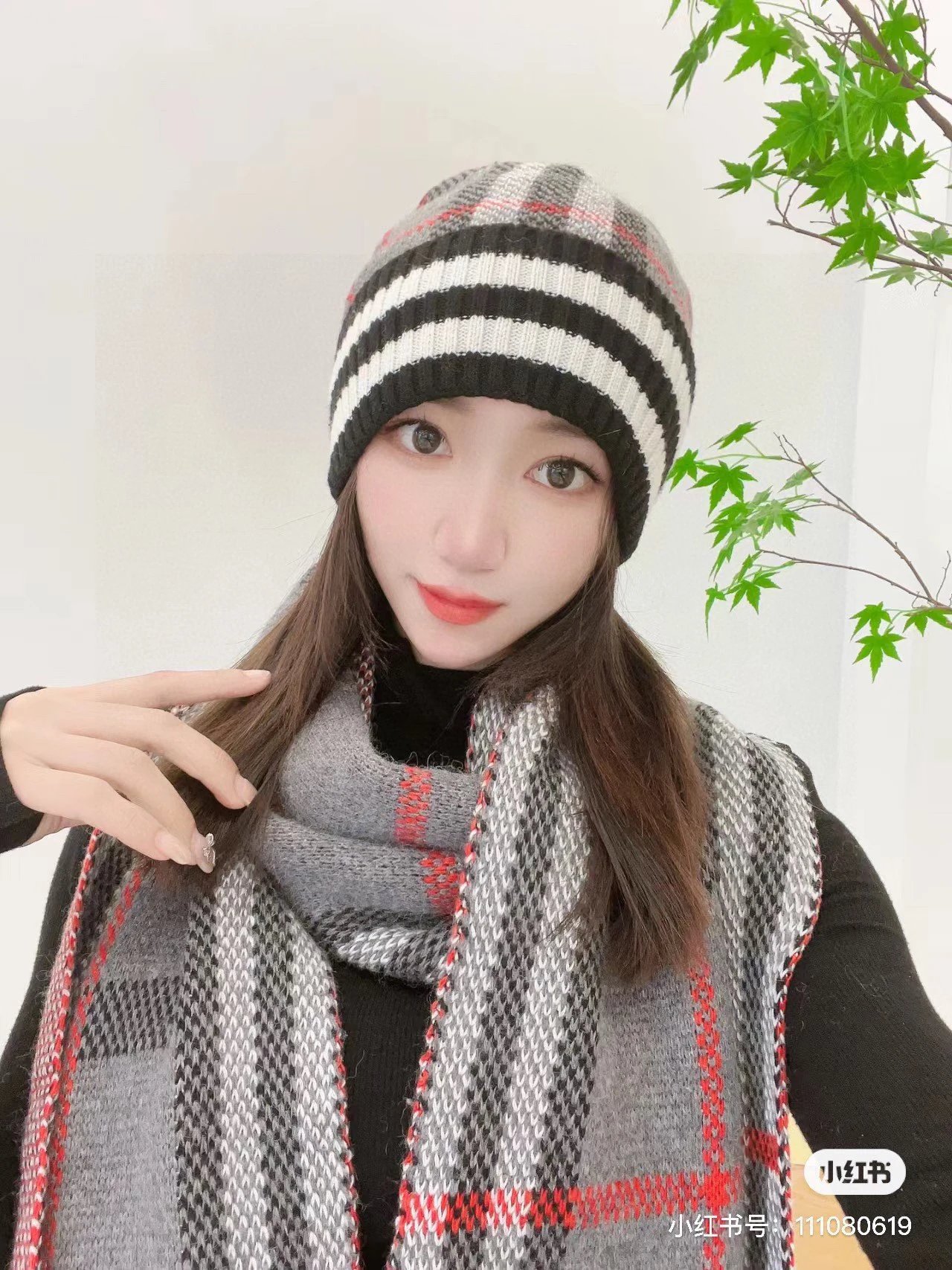 Burberry Scarf & Hat Set Ver.A — Photo 3
