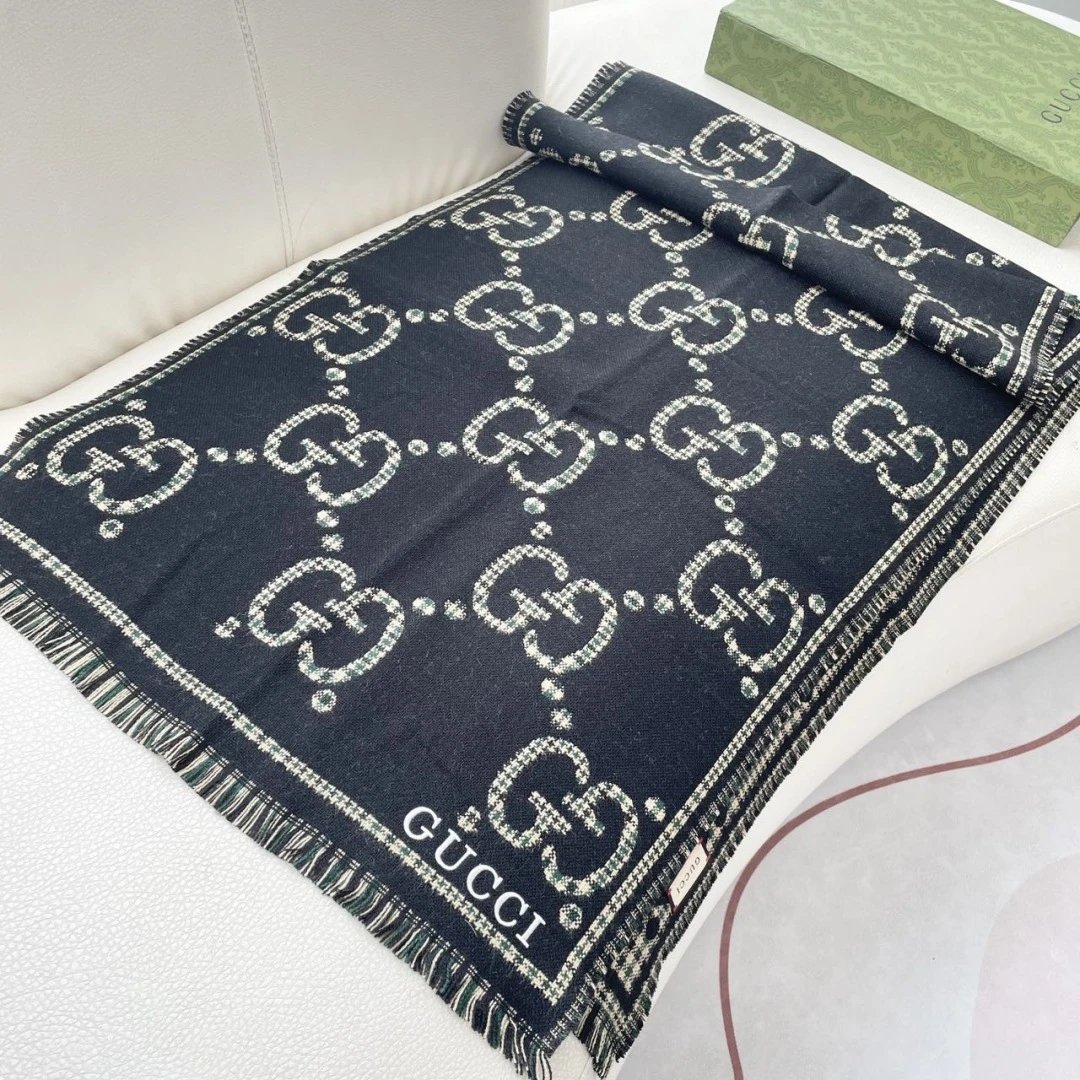 Gucci Cashmere Shawl Ver.I — Photo 4