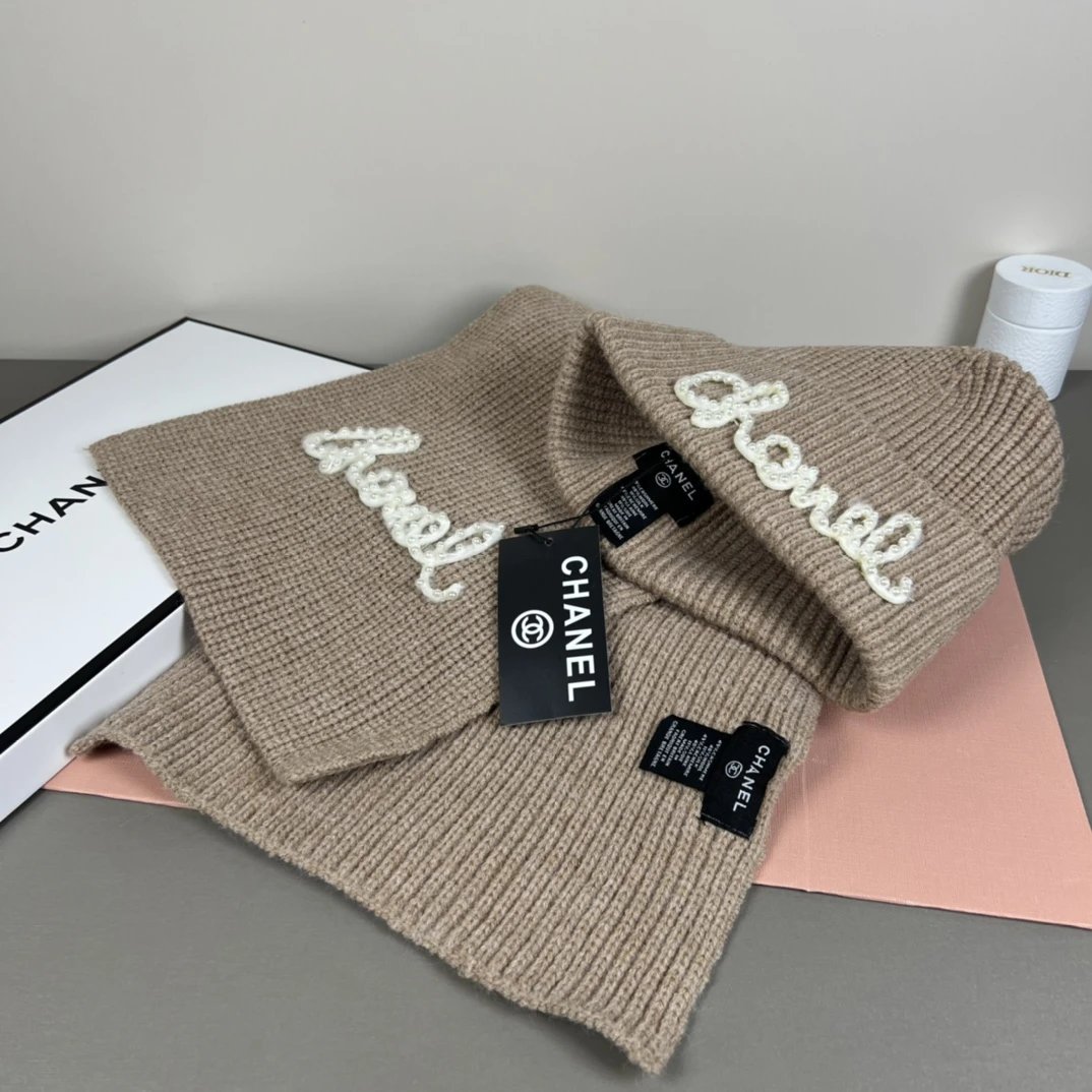 Chanel Scarf & Hat Set Ver.B — Photo 7