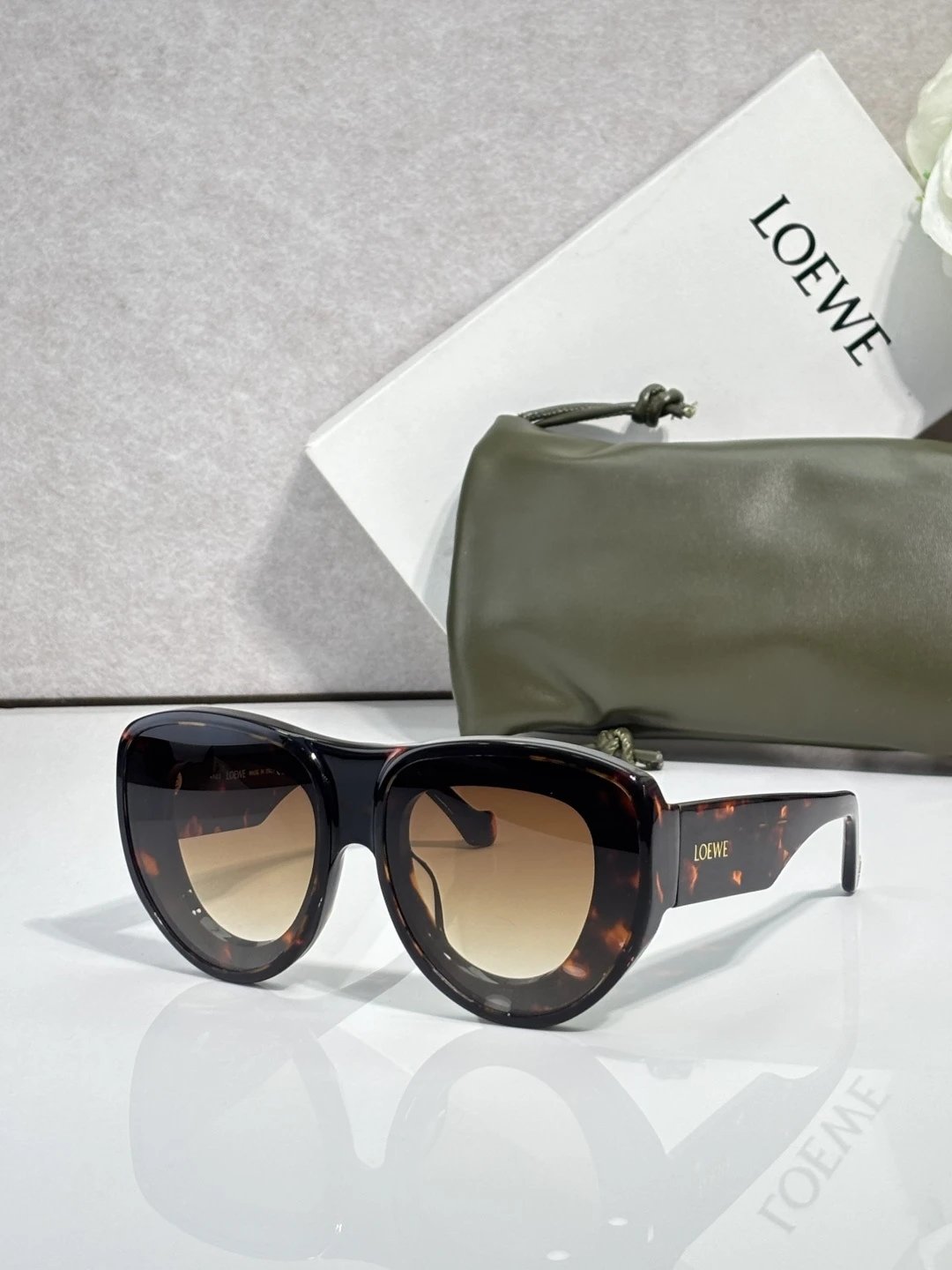 Loewe LW40170U Sunglasses 61-16-140 Ver.B — photo 7