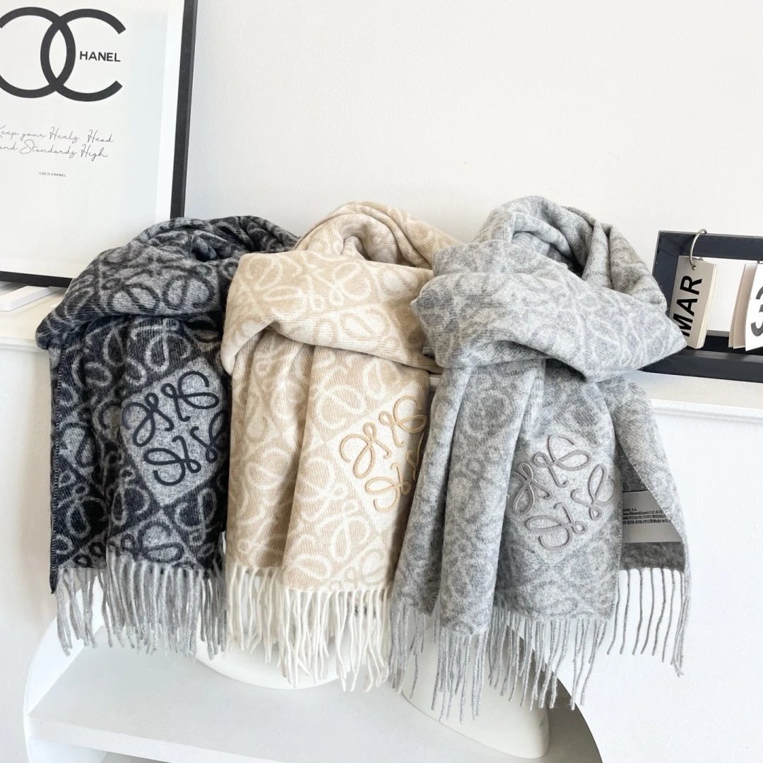 Loewe Cashmere Scarf Ver.E — Photo 3