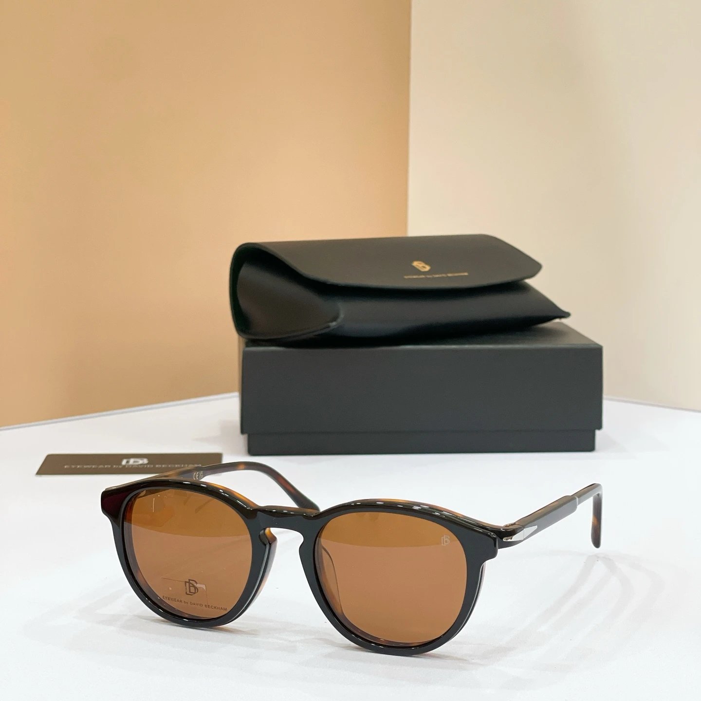 David Beckham DB 1018 Sunglasses Ver.B — photo 2