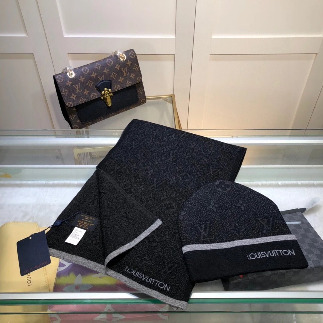 Louis Vuitton Wool Cashmere Scarf & Hat Set Ver.B — Photo 7