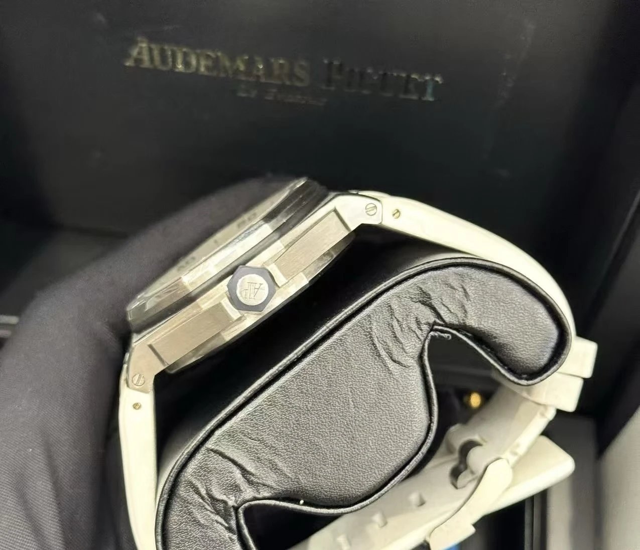 Audemars Piguet Royal Oak Offshore 167000 Automatic Watch 42mm — QC