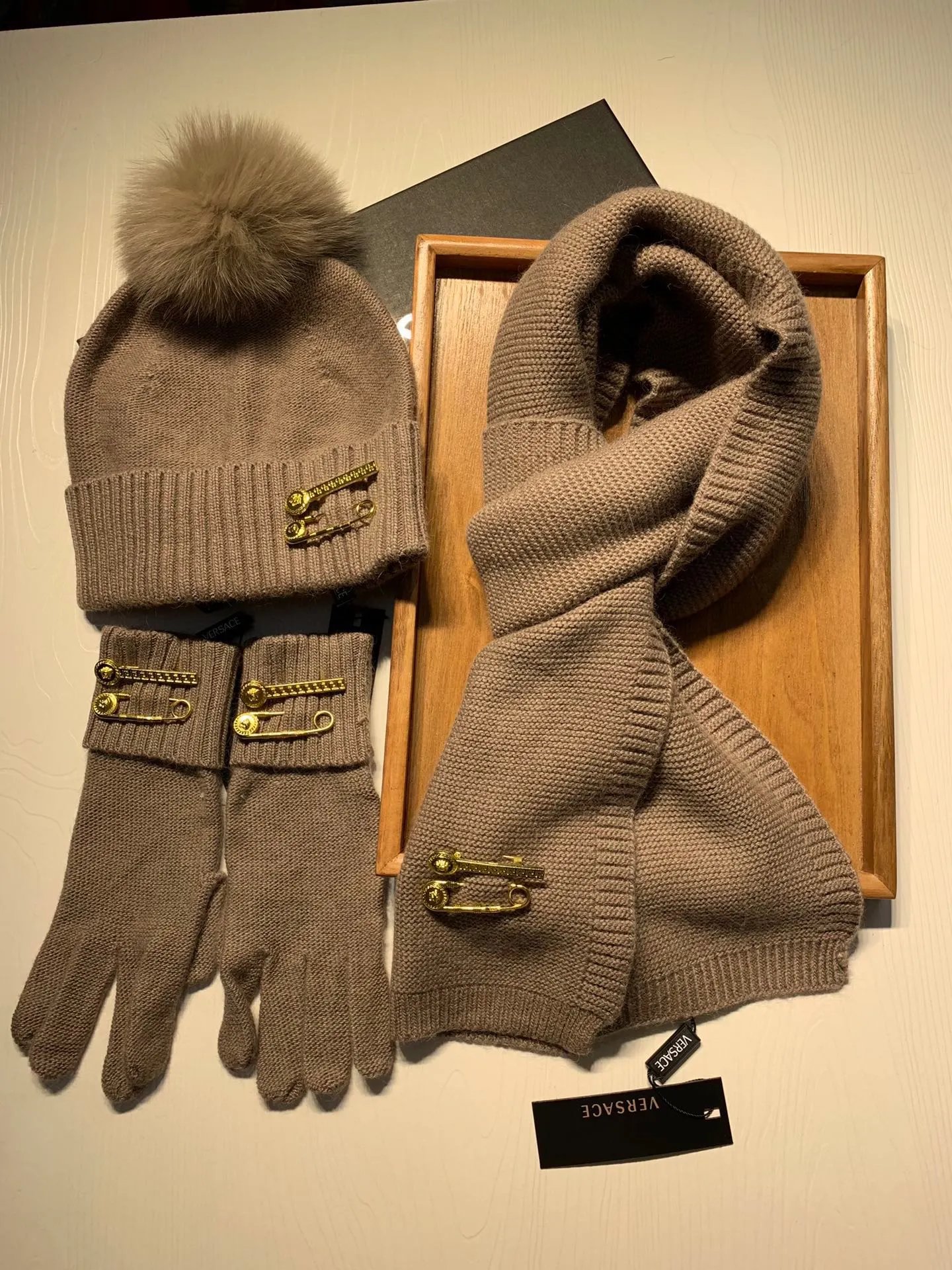 Versace Wool Rabbit Fur Scarf & Hat Set Ver.C — Photo 7