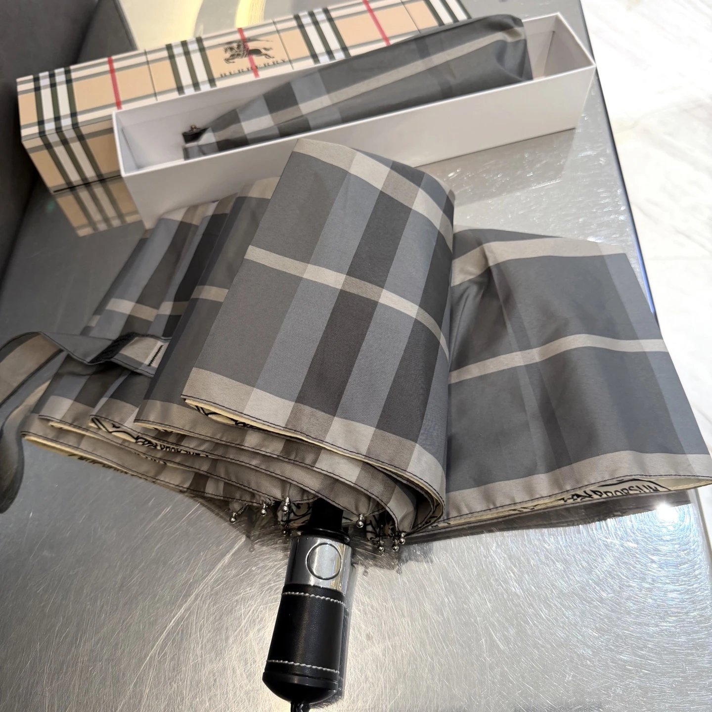 Burberry UV Protection Umbrella Ver.A — Photo 3