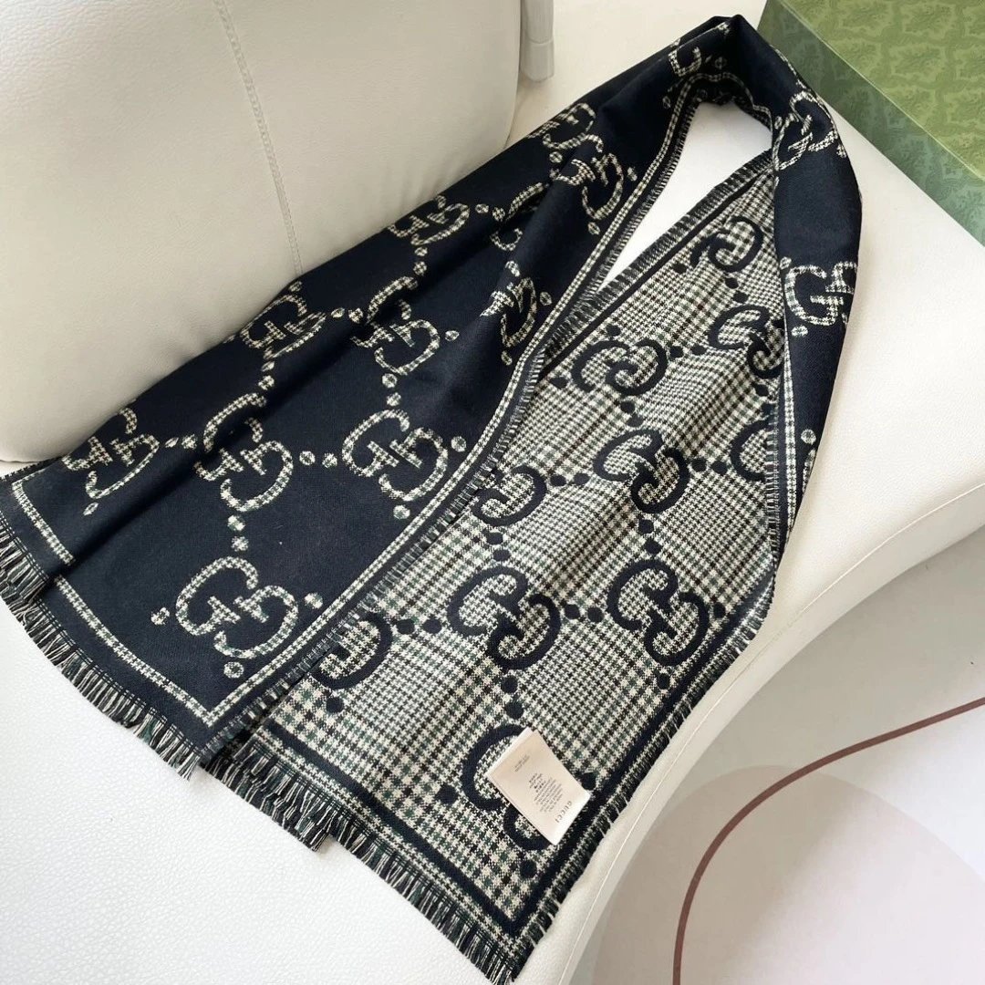 Gucci Cashmere Shawl Ver.A — Photo 5