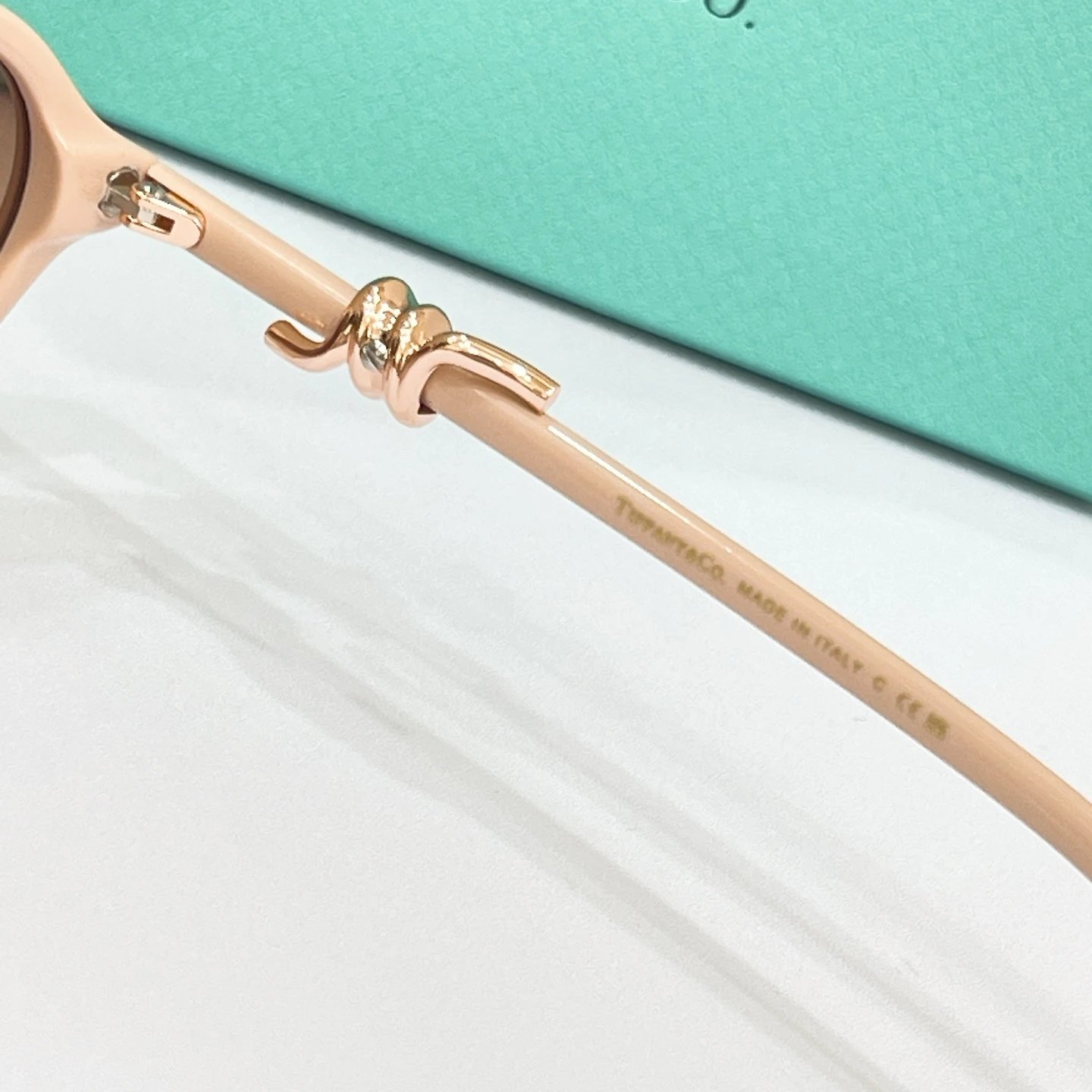 Tiffany TF2449B Sunglasses 53-19-145 Ver.B — Photo 9