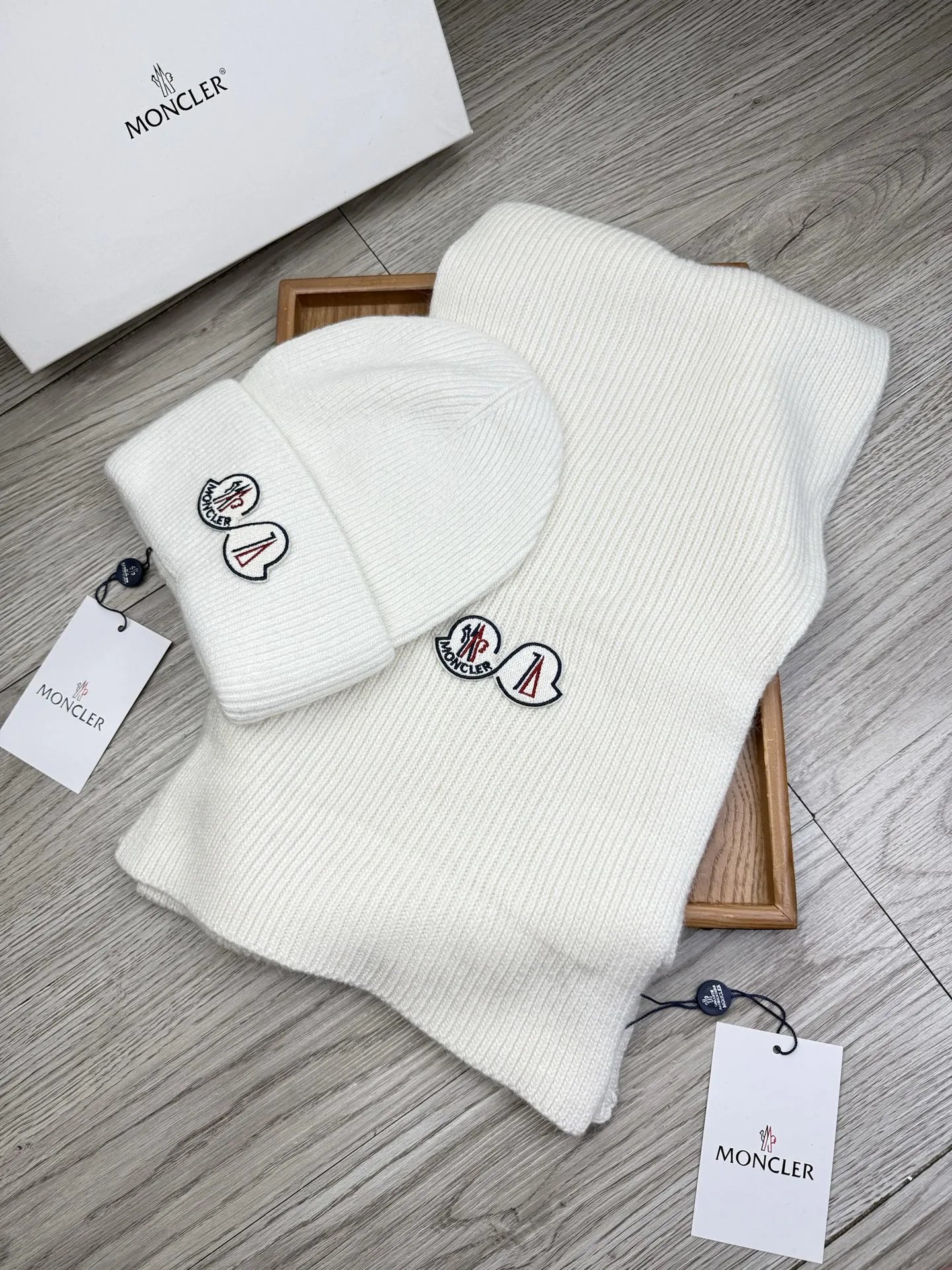 Moncler Wool Rabbit Fur Scarf & Hat Set Ver.F — Photo 2