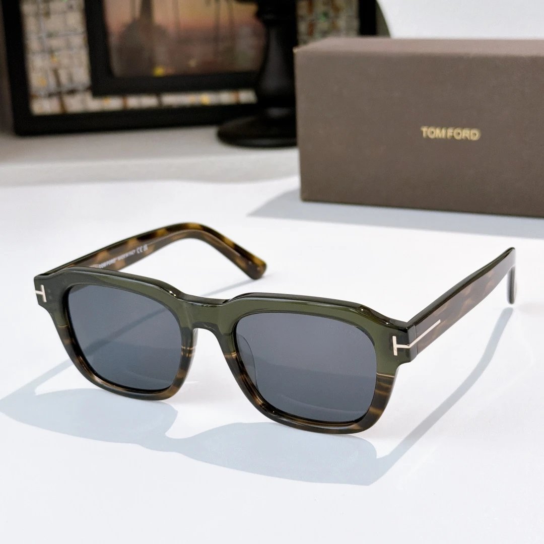 Tom Ford TF1226 Sunglasses 52-20-135 — photo 2