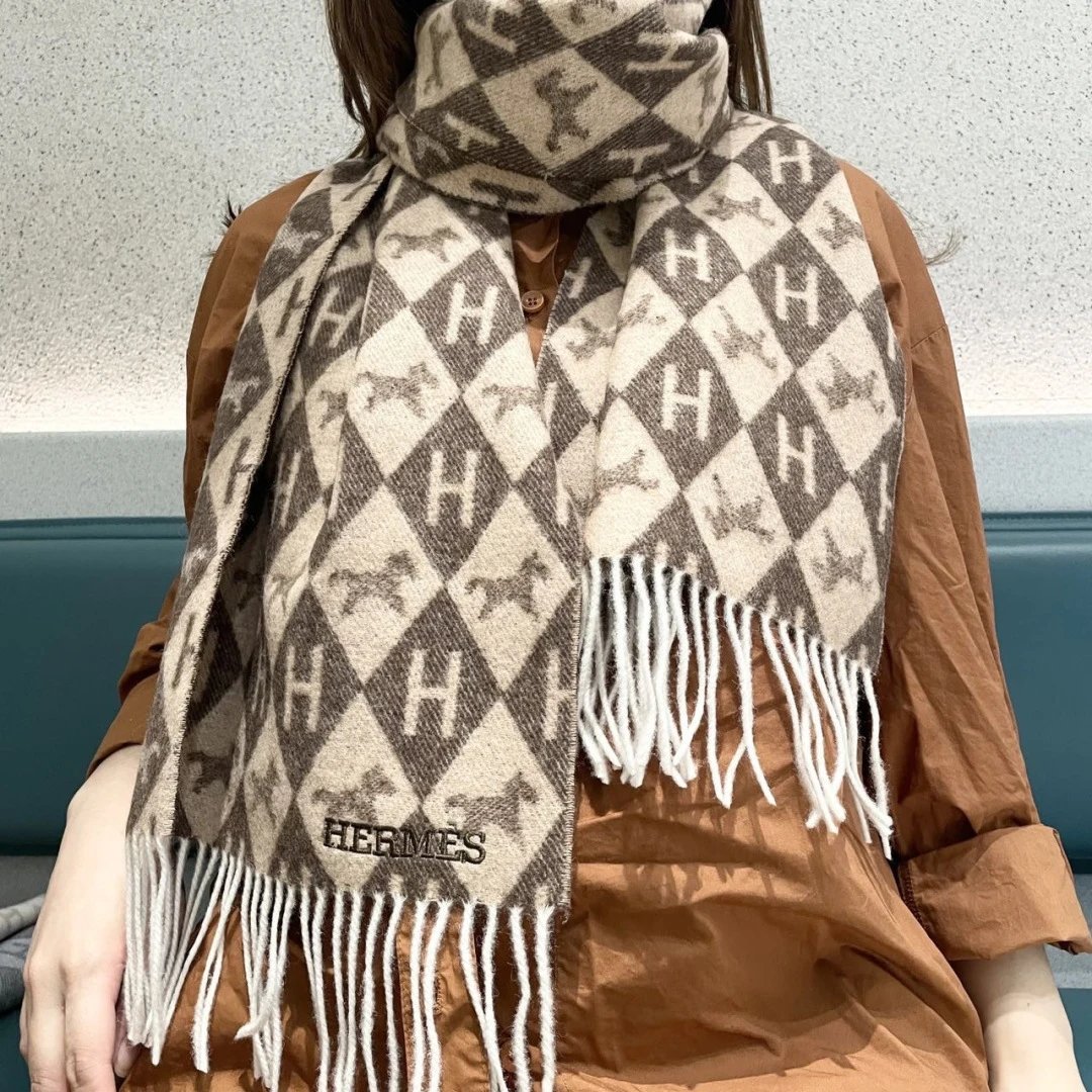 Hermes Cashmere Scarf Ver.J — Photo 2