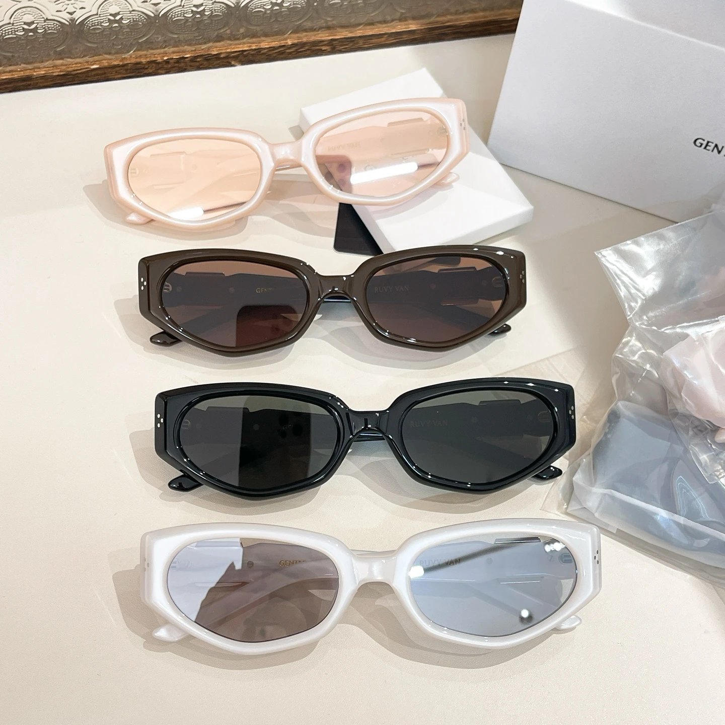 Gentle Monster RUVY VAN Sunglasses 55-22-145 — photo 9