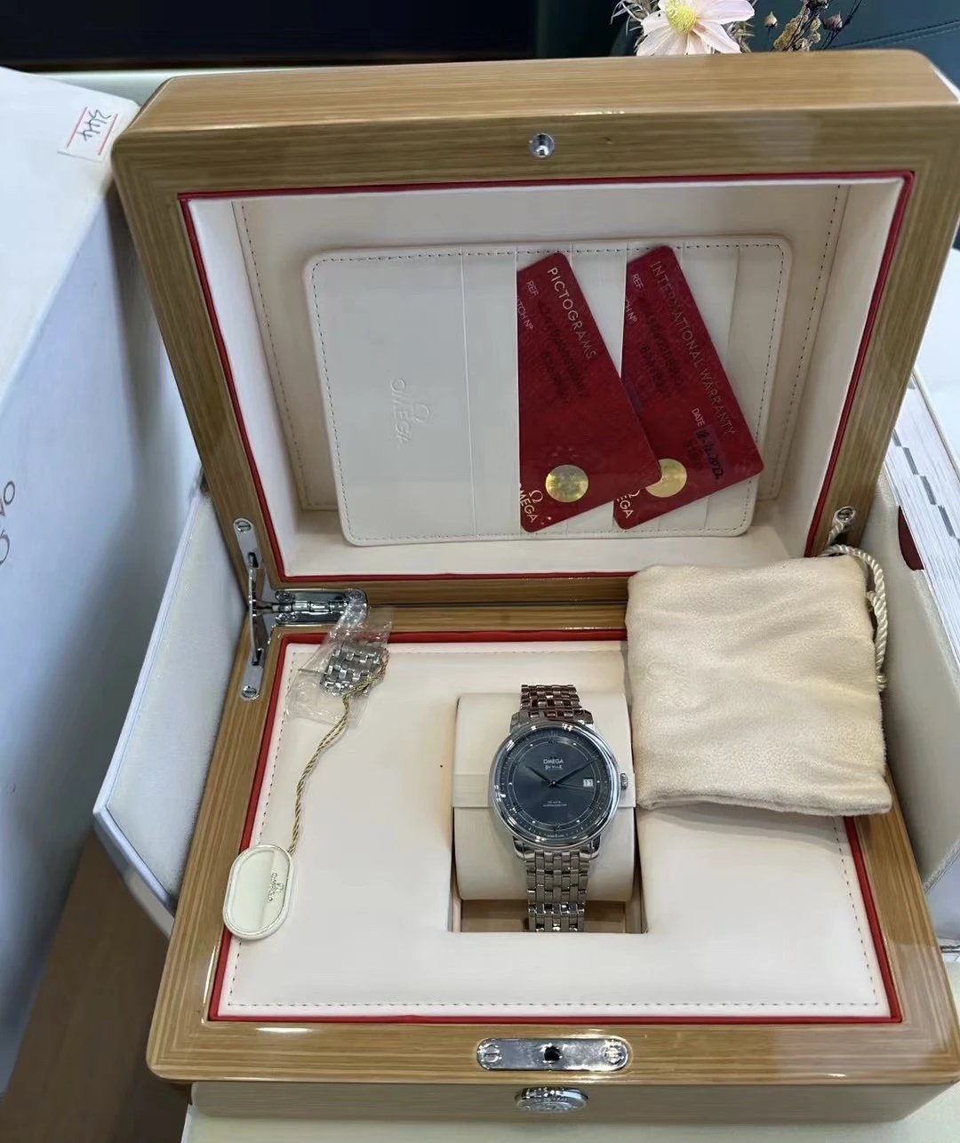 Omega De Ville Automatic Watch 39.5mm Ver.D — Zdjęcie 2