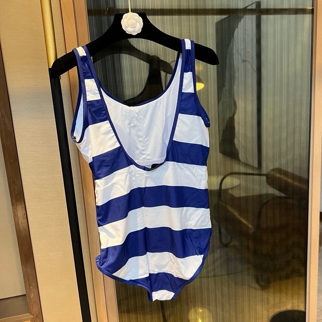 Gucci One-Piece Swimwear — Zdjęcie 2