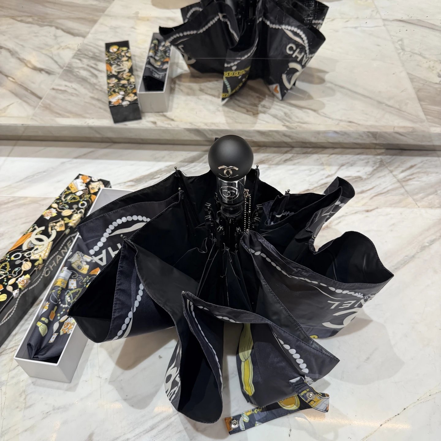 Chanel UV Protection Folding Umbrella Ver.D — Photo 5